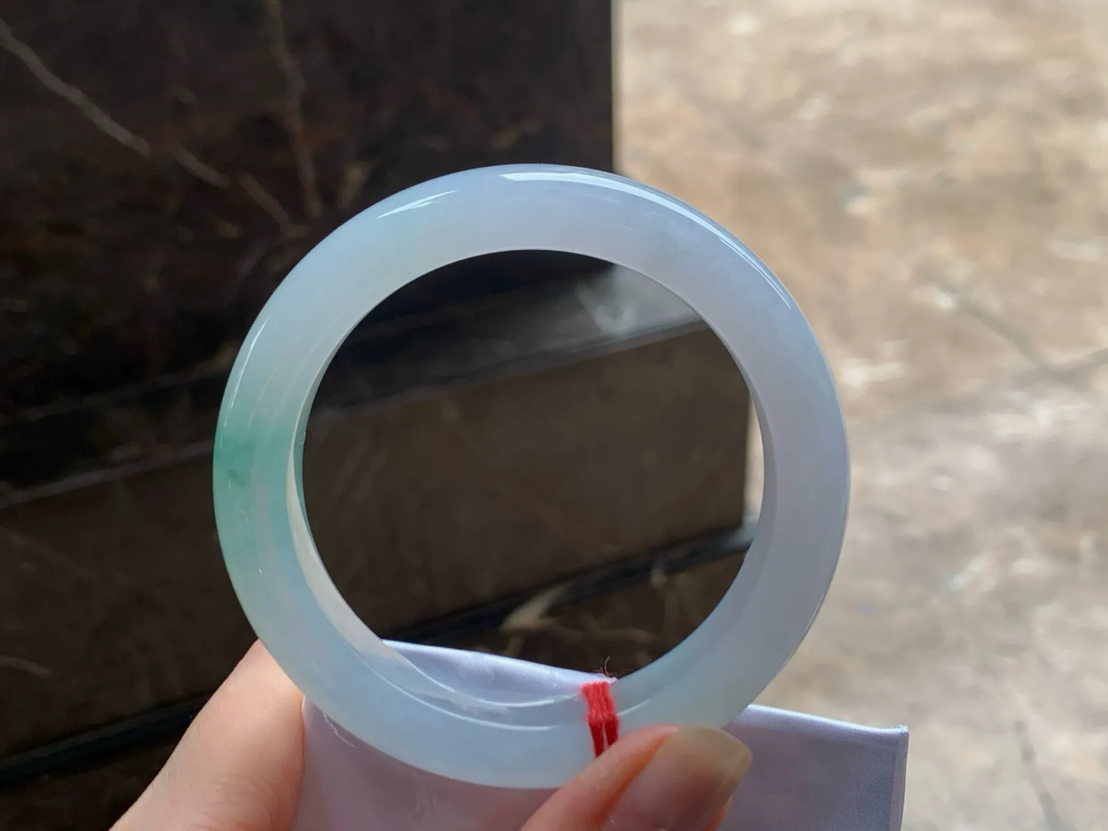 糯冰飘花手镯
54/10.3/8.8