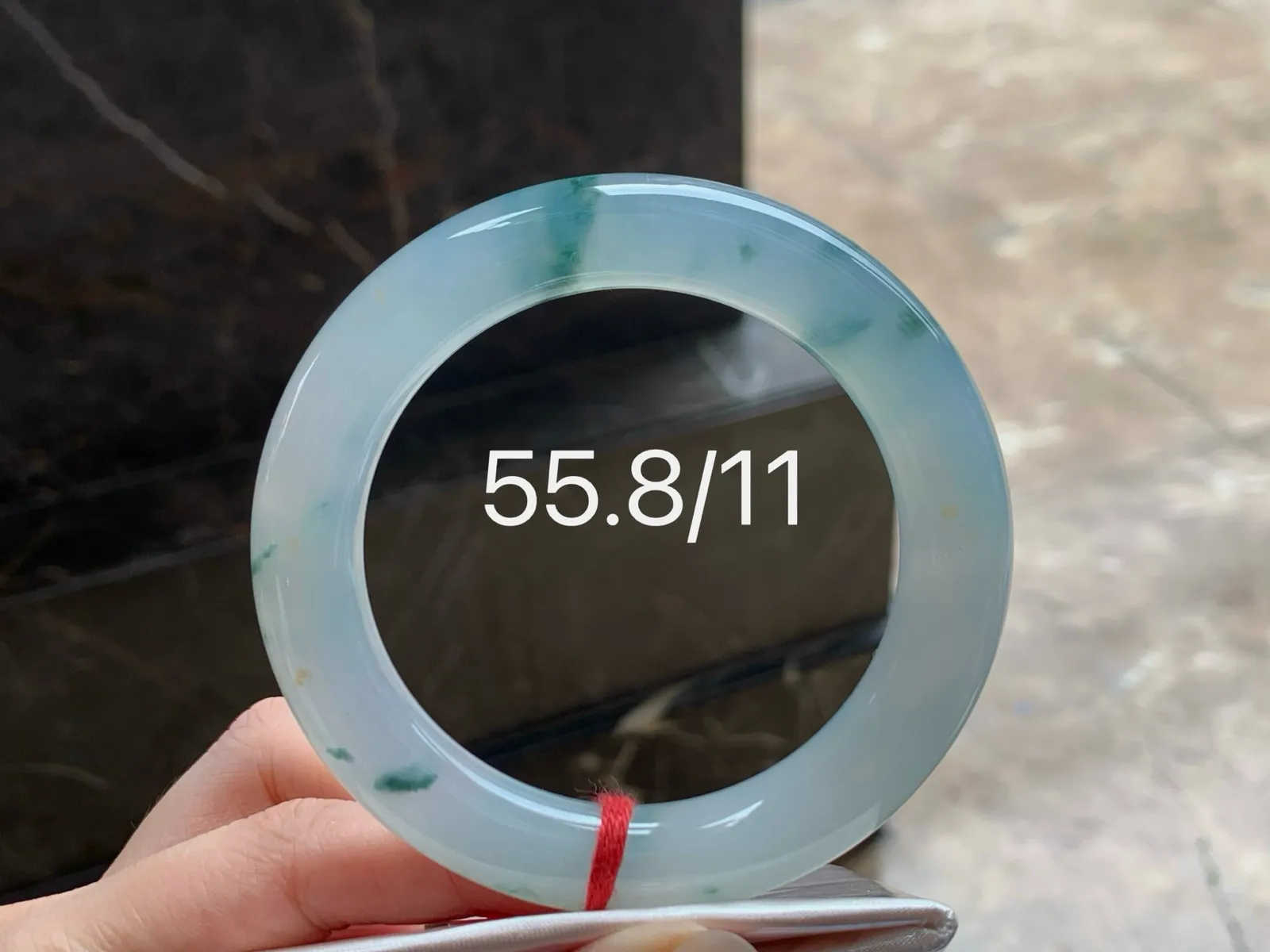 冰种飘花福镯
55.8/11