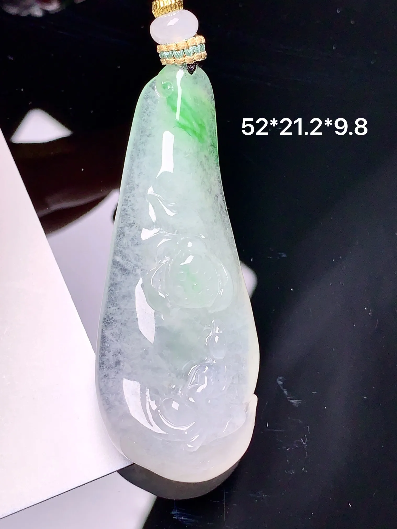 飘绿悟道吊坠 玉质细腻 色泽清新艳丽 整体尺寸52*21.2*9.8
