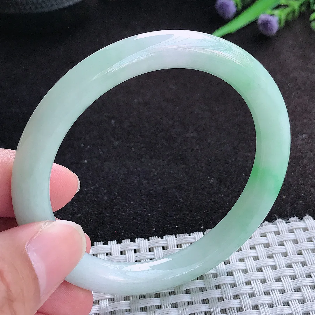 自然光55/8.5/8.7老坑精美温润飘阳绿圆条手镯天然翡翠玉镯百搭女款