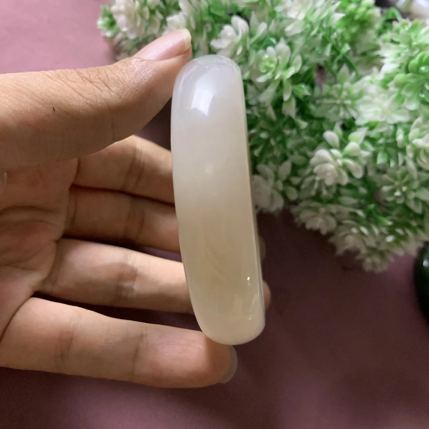 土豪款，和田玉59.5圈口白加藕粉色手镯！圈口59.5宽16玉质细腻油润 底色纯净 脂粉好，品质好