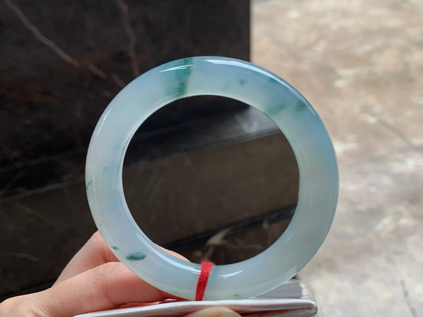 冰种飘花福镯
55.8/11