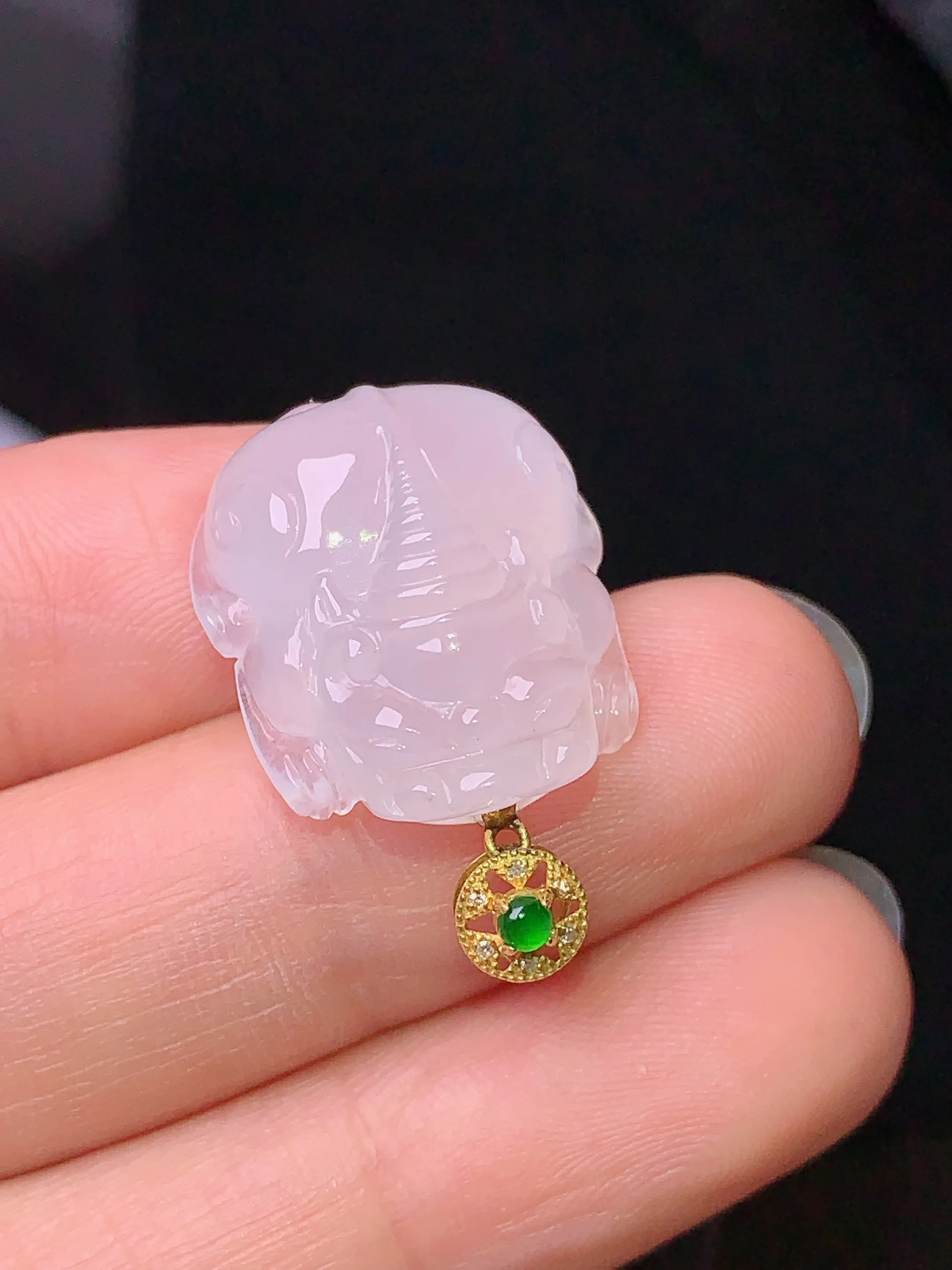 18k金钻镶嵌冰种貔貅吊坠 玉质细腻 色泽清新艳丽 整体尺寸25.5*17.1*8.6