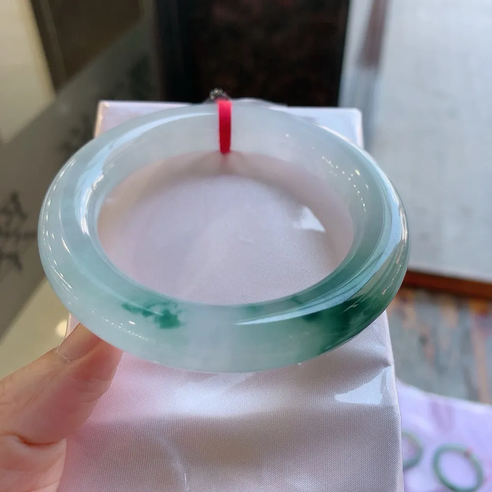 圆条高冰飘花 无瑕 尺寸:56.5/11.9 花美 种水好