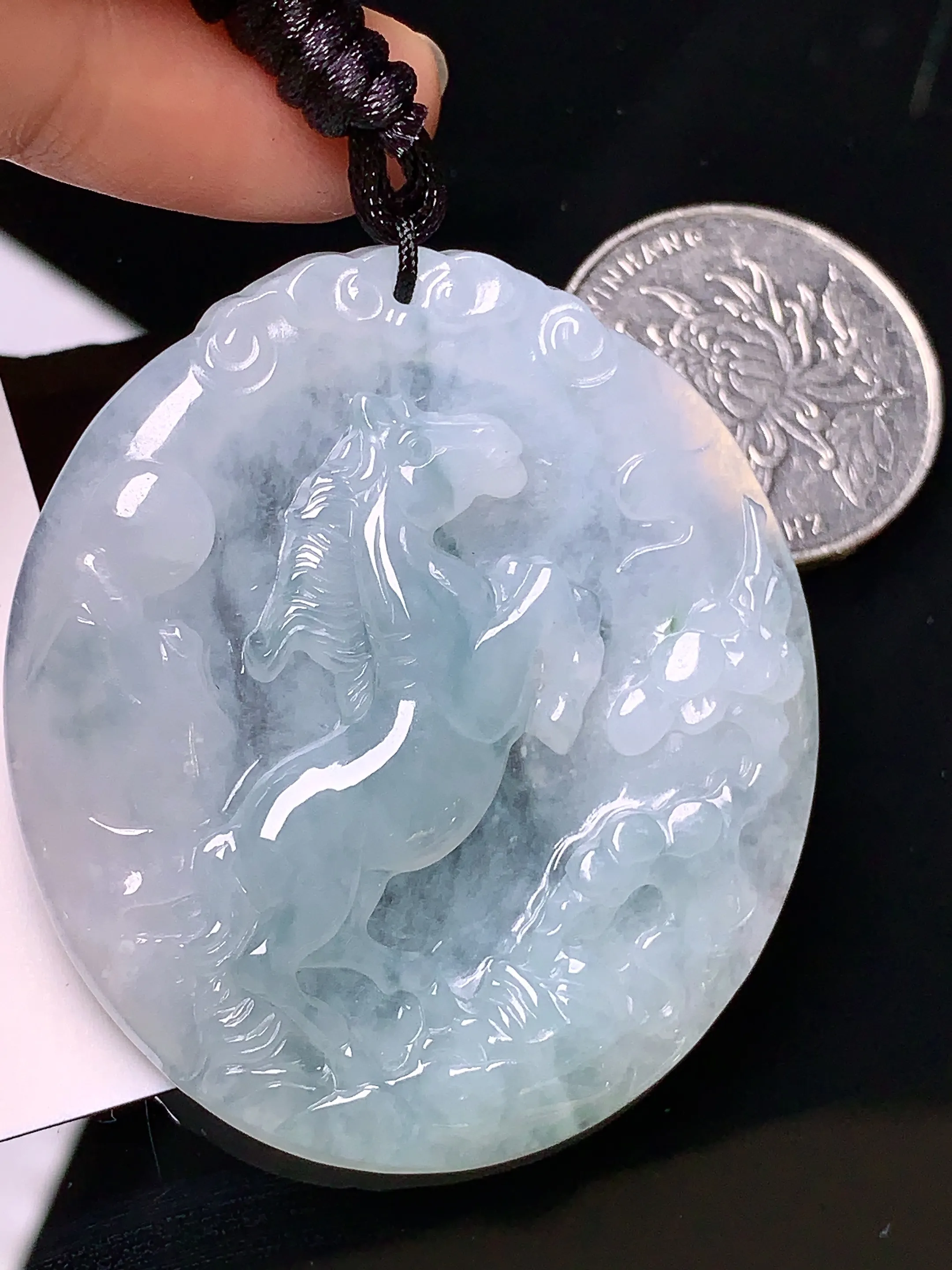 生肖马牌吊坠 玉质细腻 色泽清新艳丽 整体尺寸49.7*44.3*5.5