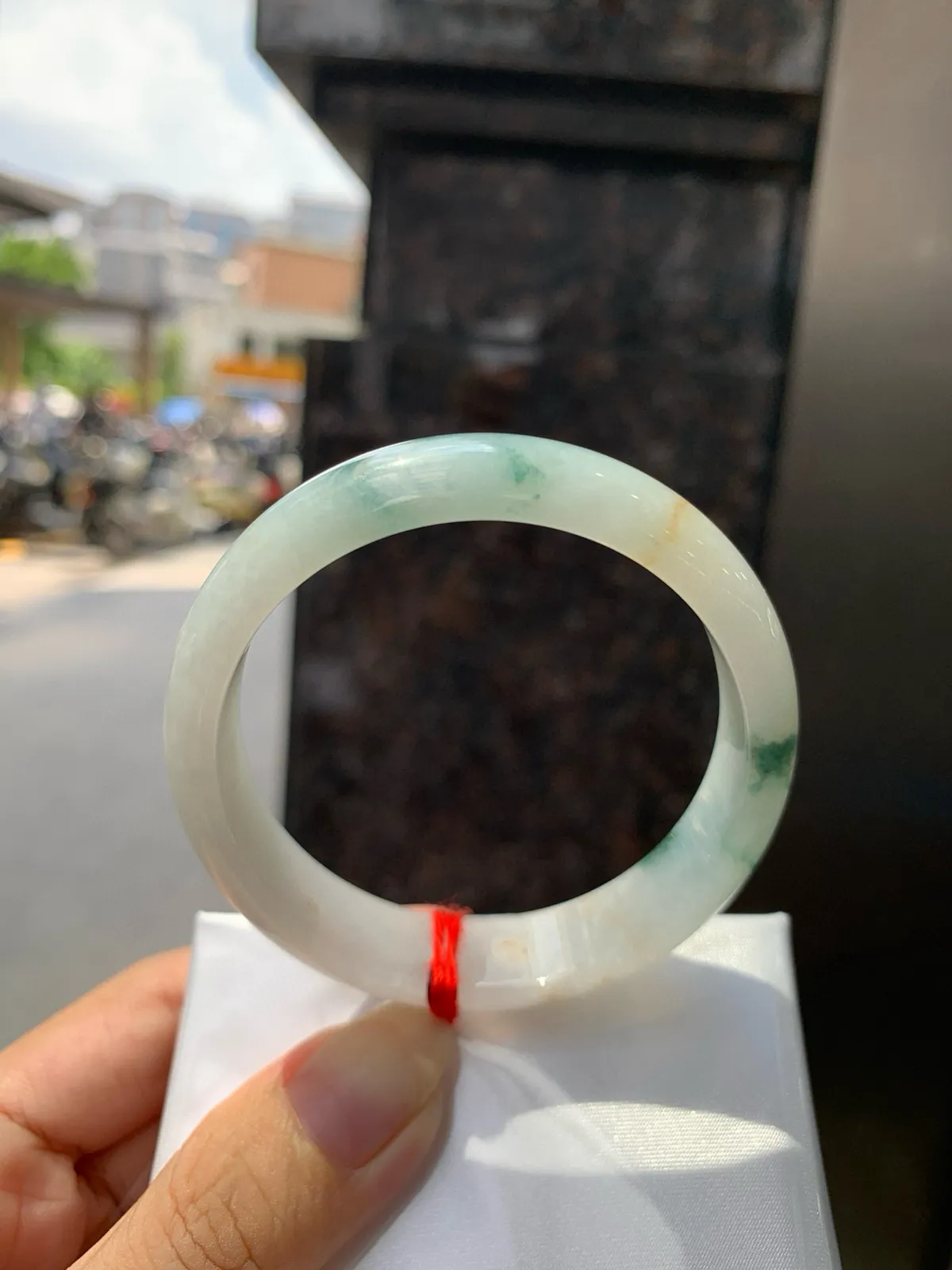 蓝花正圈54.2-6.5-13底妆水润，几抹蓝花点缀，水墨丹青，意境清秀