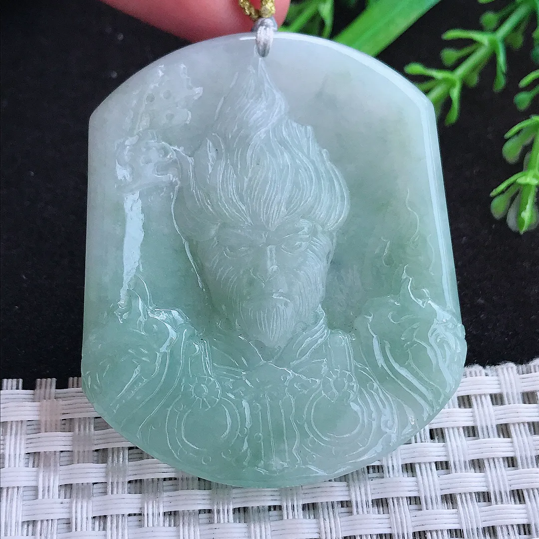 自然光54.5/46/5.6老坑精美冰润冰晴大圣孙悟空吊坠天然翡翠玉坠挂件