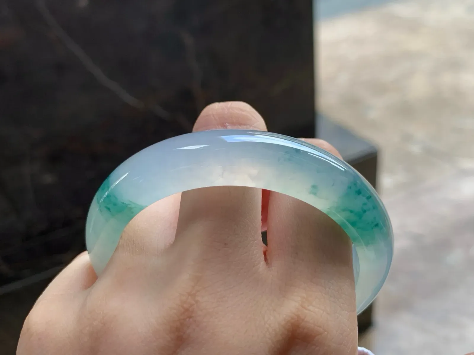 冰种飘花手镯
57/13/8.4