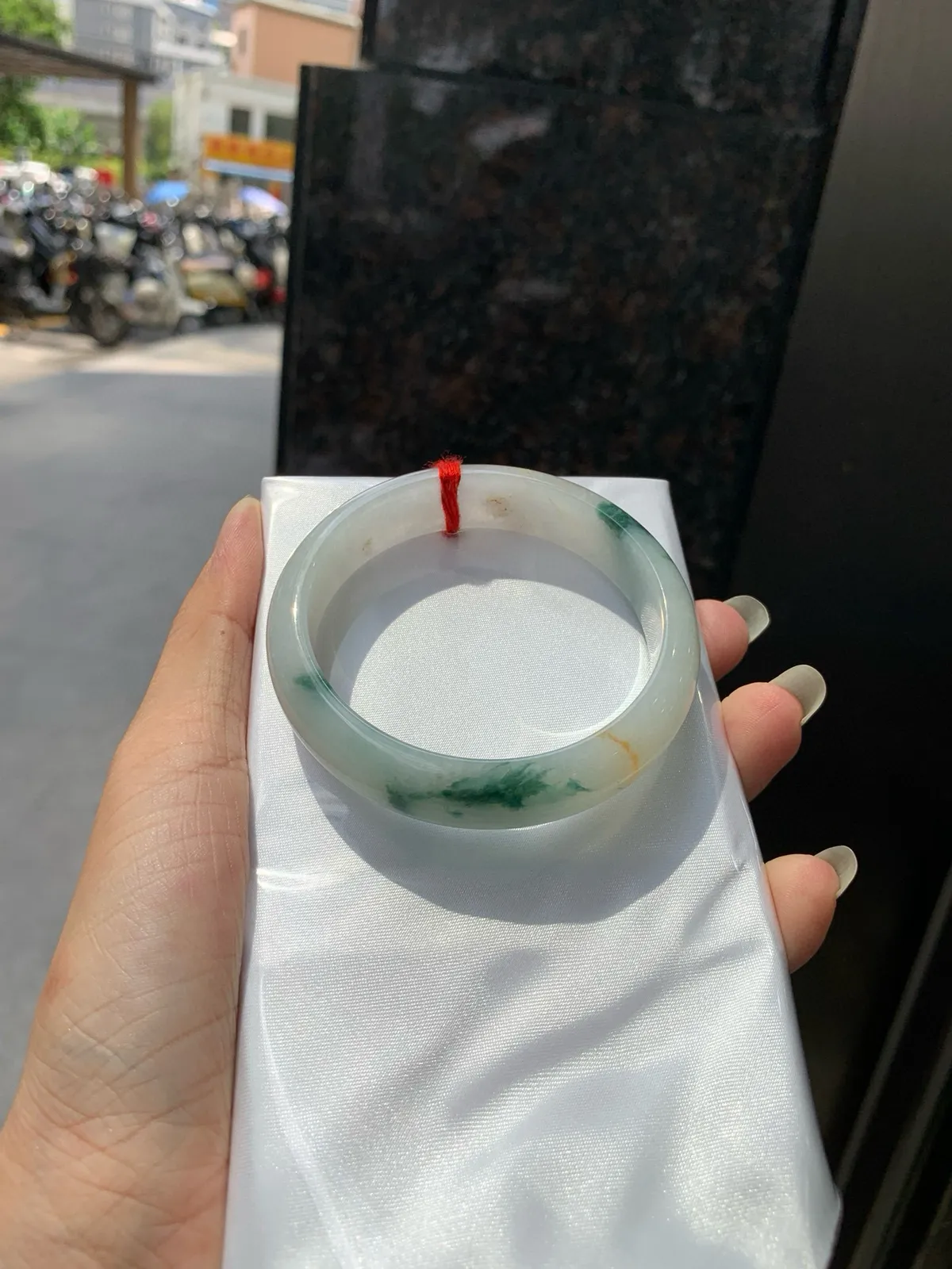 蓝花正圈54.2-6.5-13底妆水润，几抹蓝花点缀，水墨丹青，意境清秀