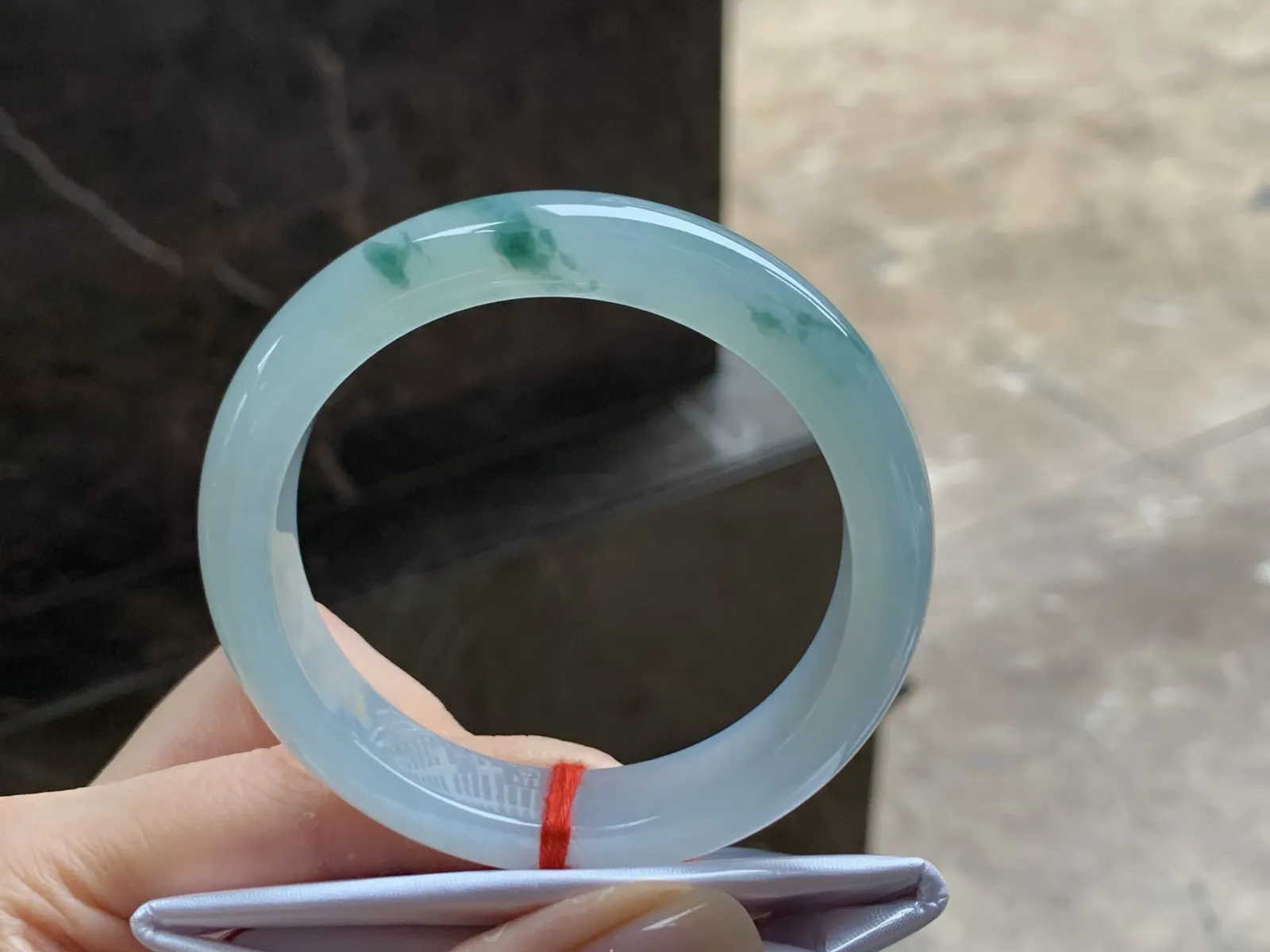 糯冰飘花手镯
52.8/11.8/8.2