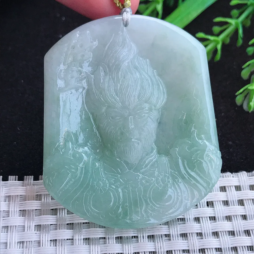自然光54.5/46/5.6老坑精美冰润冰晴大圣孙悟空吊坠天然翡翠玉坠挂件