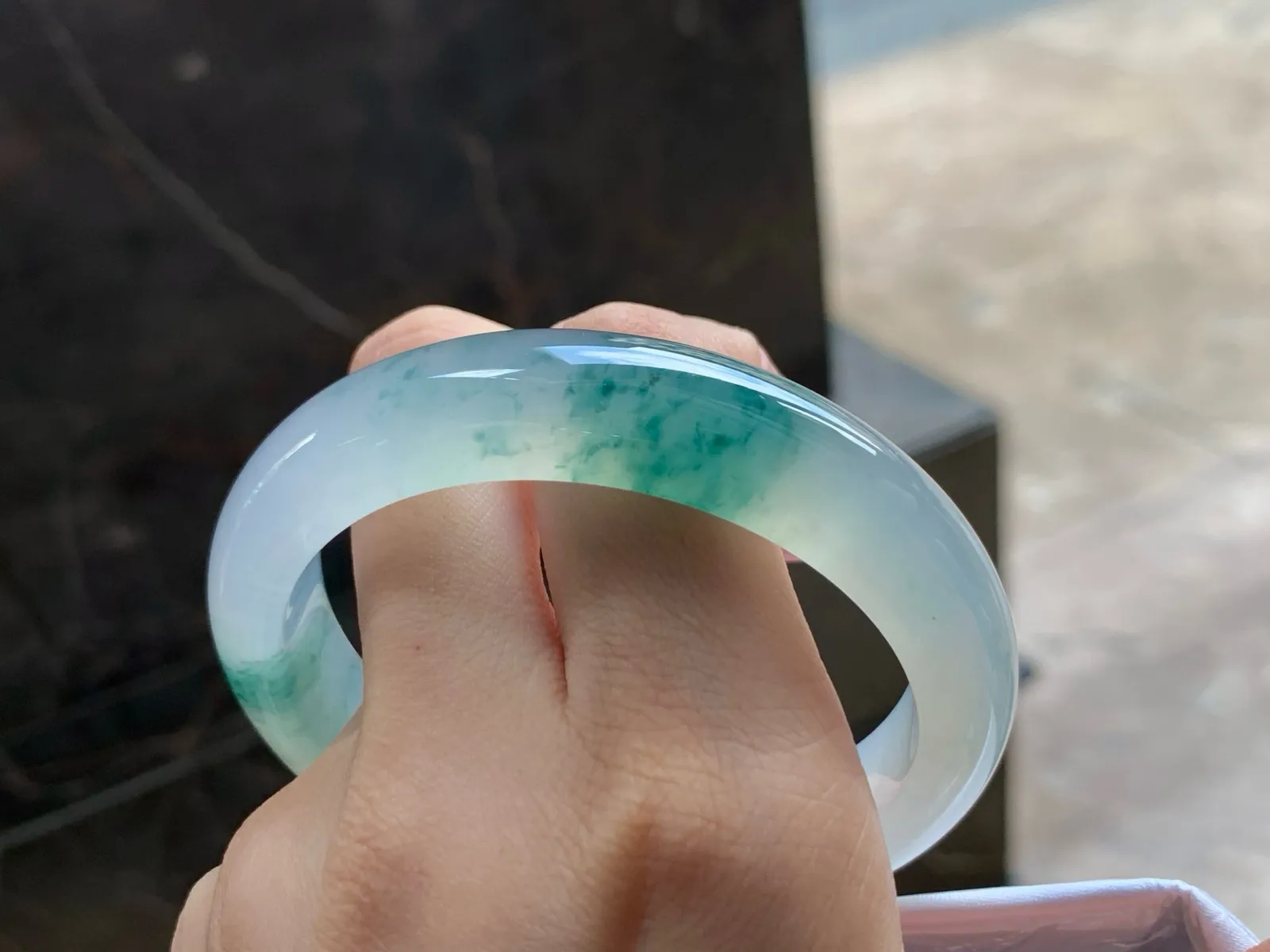 冰种飘花手镯
57/13/8.4