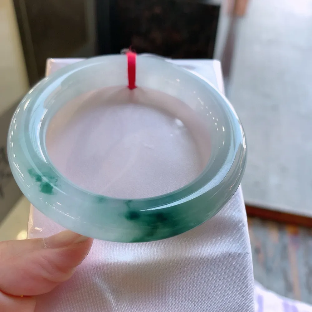 圆条高冰飘花 无瑕 尺寸:56.5/11.9 花美 种水好