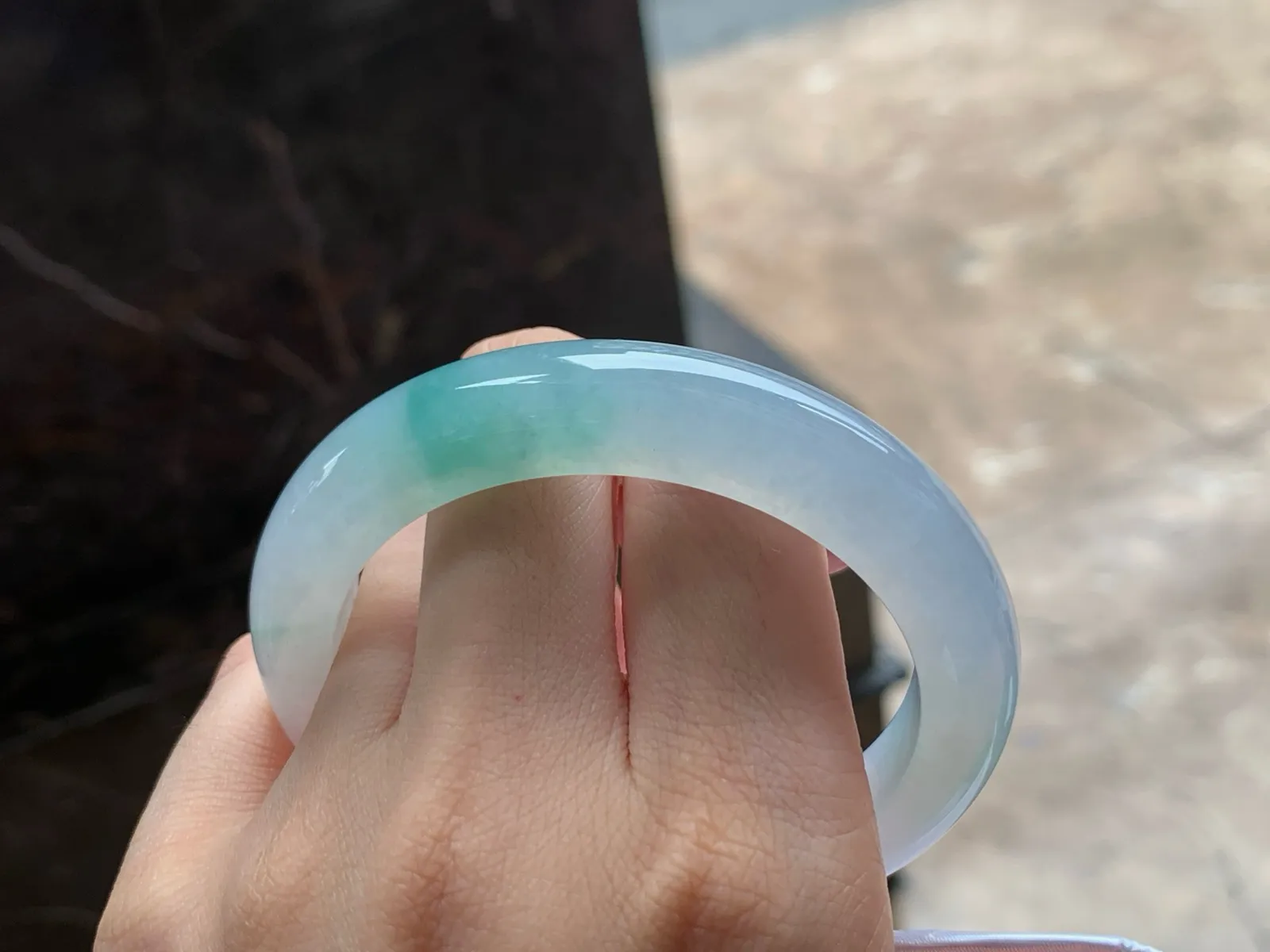 糯冰飘花手镯
54/10.3/8.8