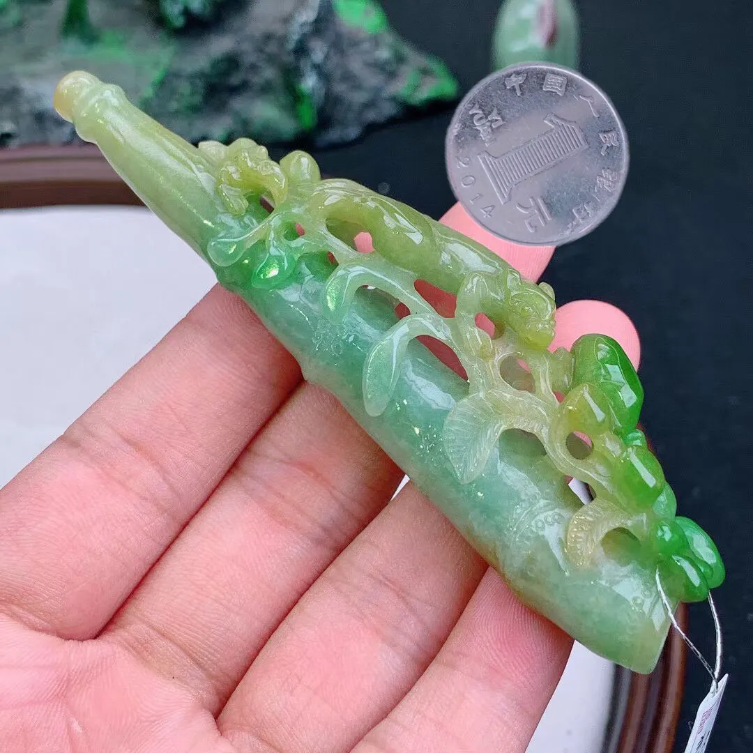 缅甸天然翡翠A货 老坑料起胶冰润 黄加绿招财貔貅烟嘴吊坠  尺寸95-27-13mm   y 37.12