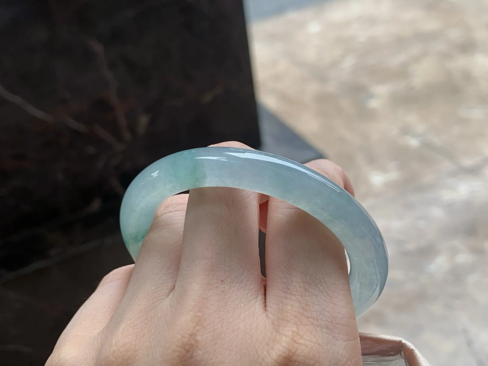 冰种飘花细圆条手镯
51.8/8.6