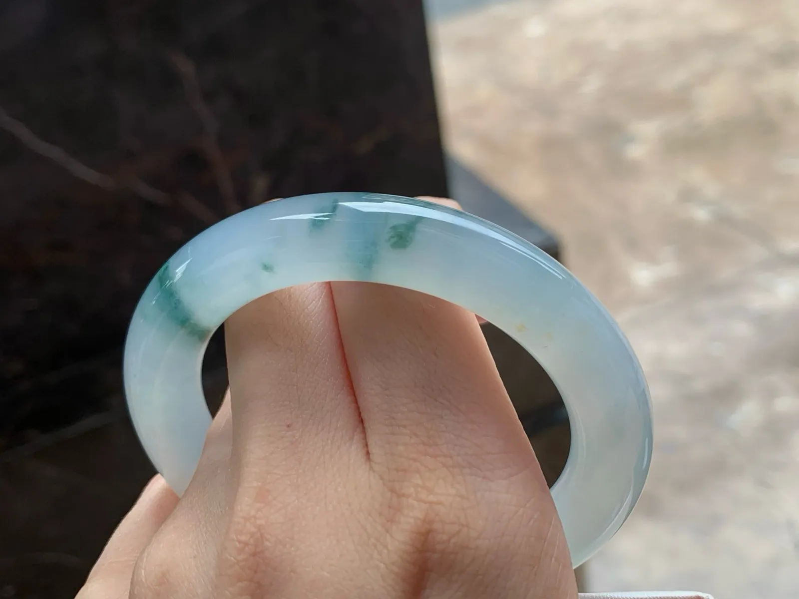 冰种飘花福镯
55.8/11