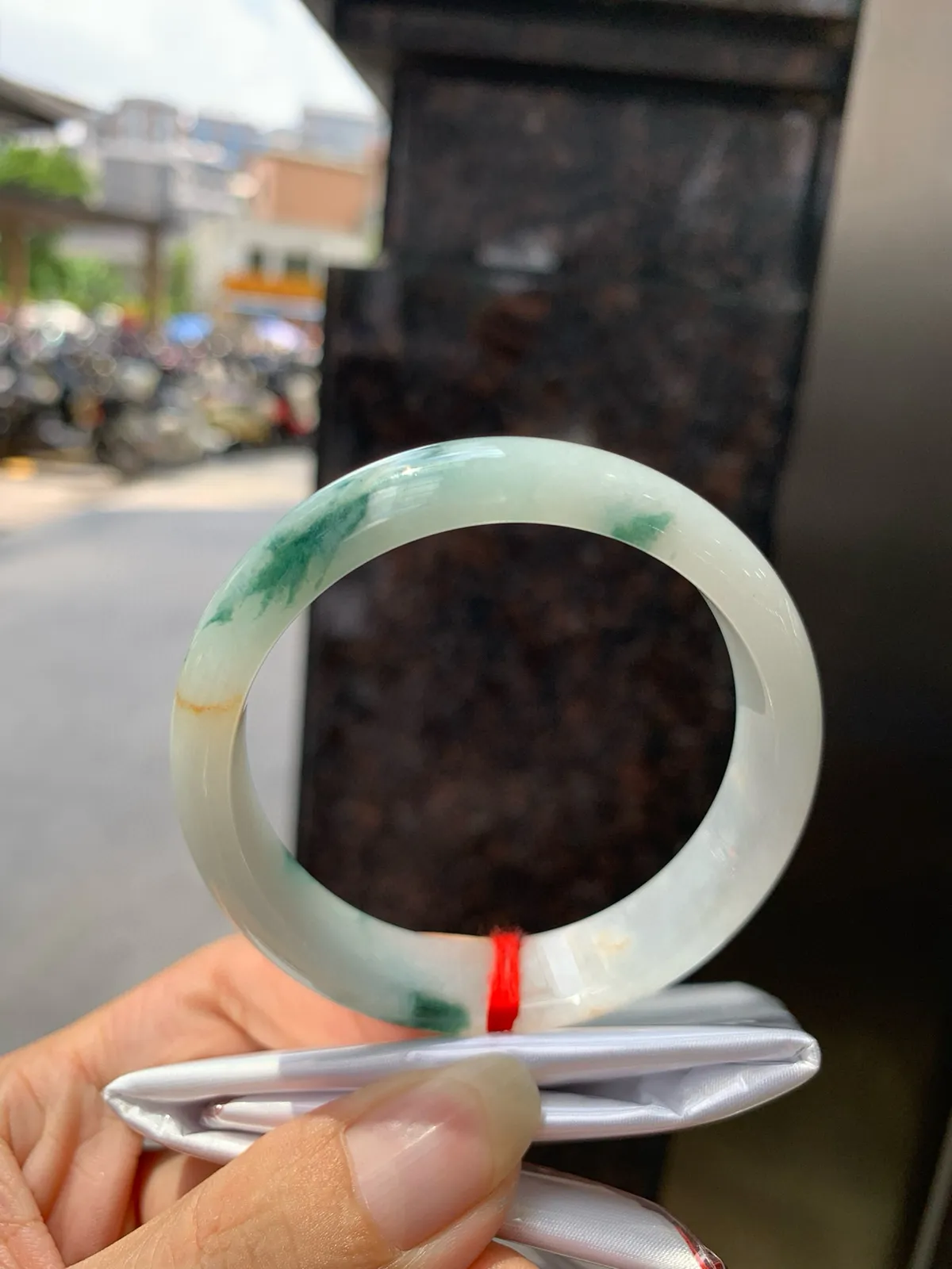 蓝花正圈54.2-6.5-13底妆水润，几抹蓝花点缀，水墨丹青，意境清秀