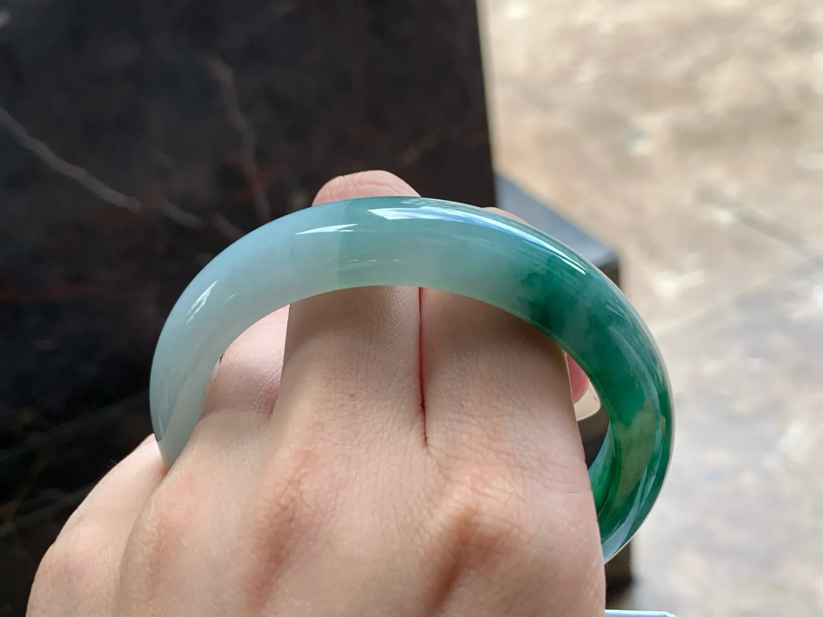 色花手镯
细腻清爽 56.2/13/8.2