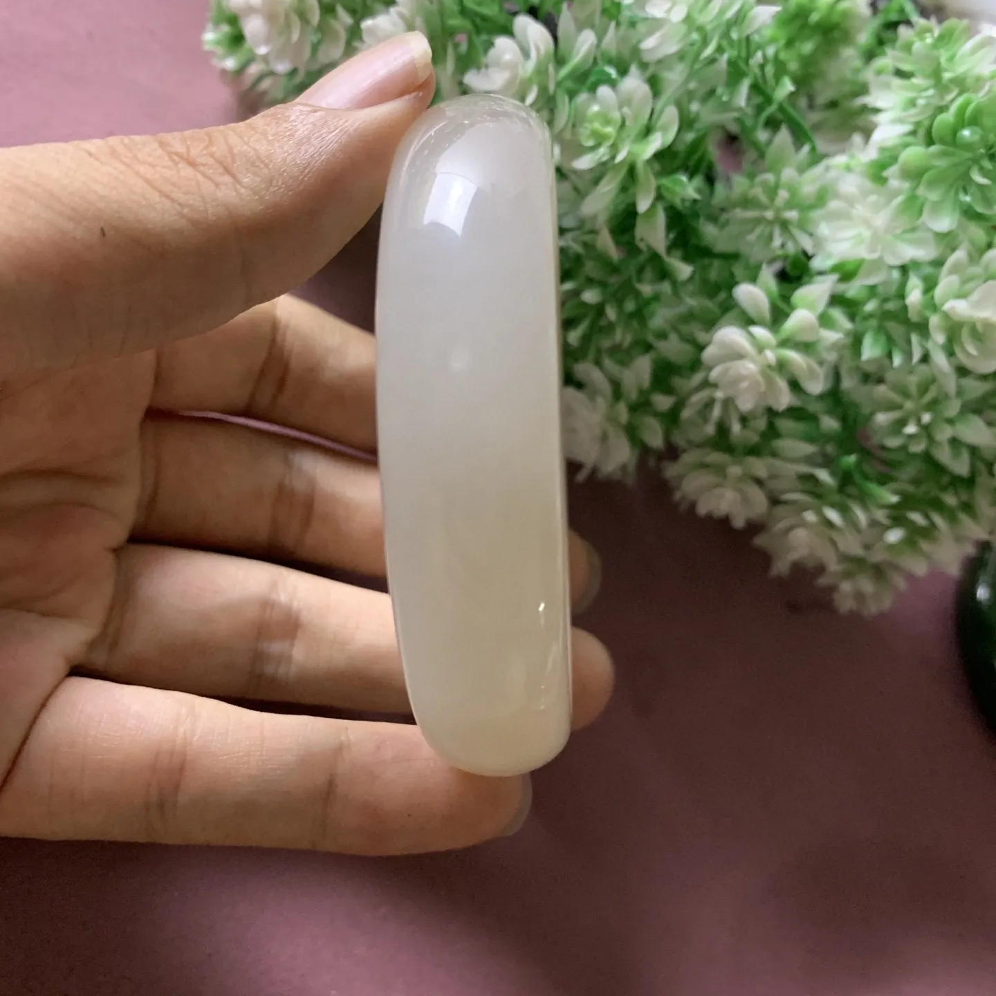 土豪款，和田玉59.5圈口白加藕粉色手镯！圈口59.5宽16玉质细腻油润 底色纯净 脂粉好，品质好