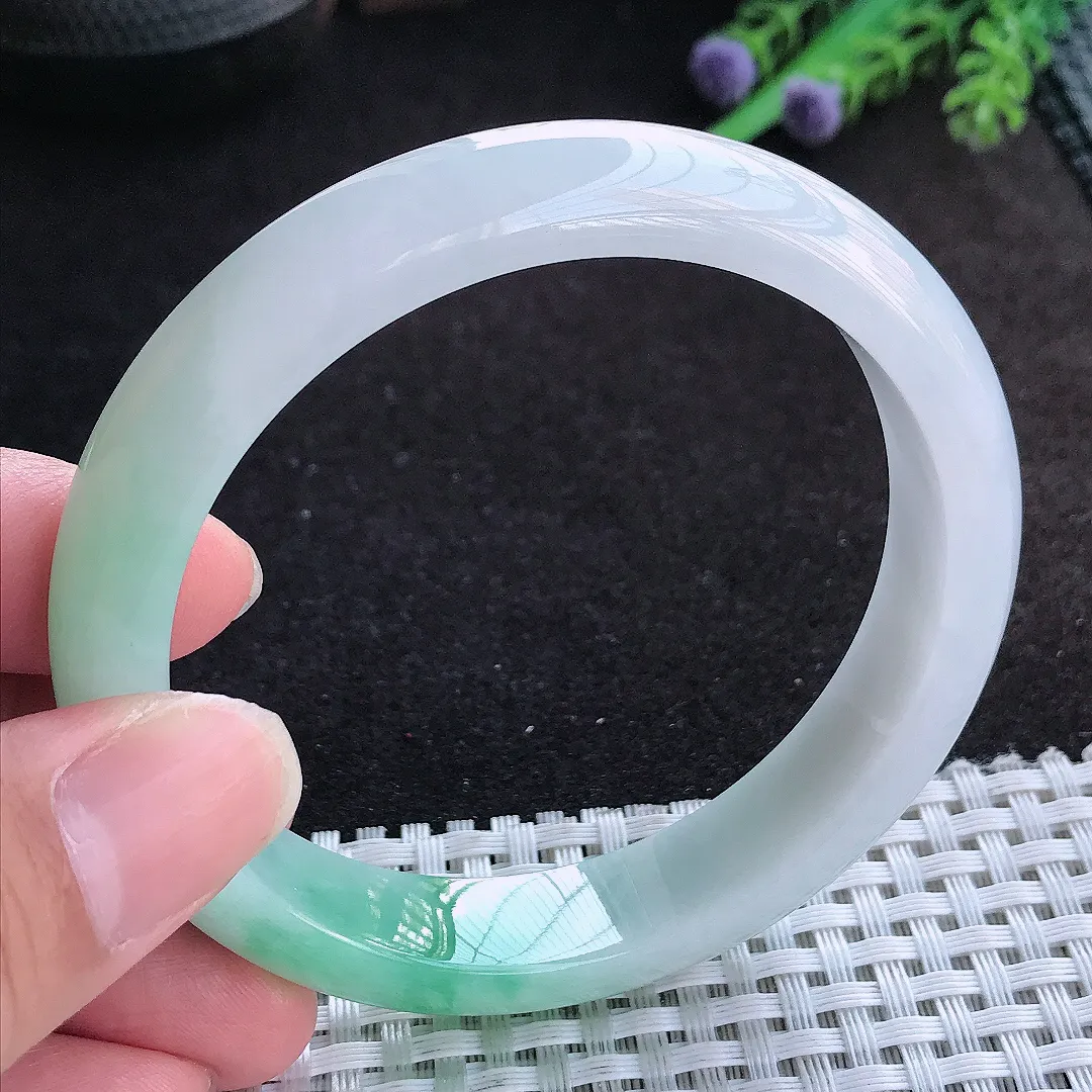 自然光59/12.1/7.8老坑精美飘阳绿手镯天然翡翠玉镯百搭女款