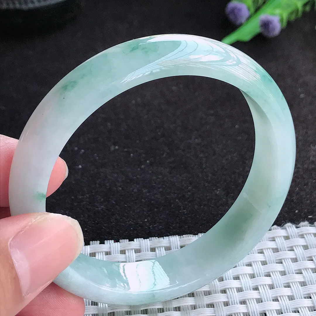自然光55.8/13/7老坑精美温润飘花手镯天然翡翠玉镯百搭女款