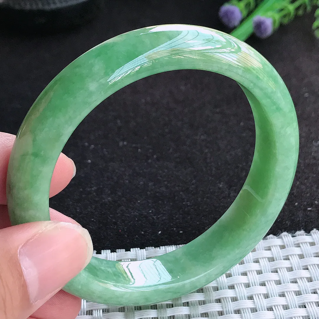 自然光56/12.9/8.2老坑精美满绿豆绿色手镯天然翡翠玉镯百搭女款