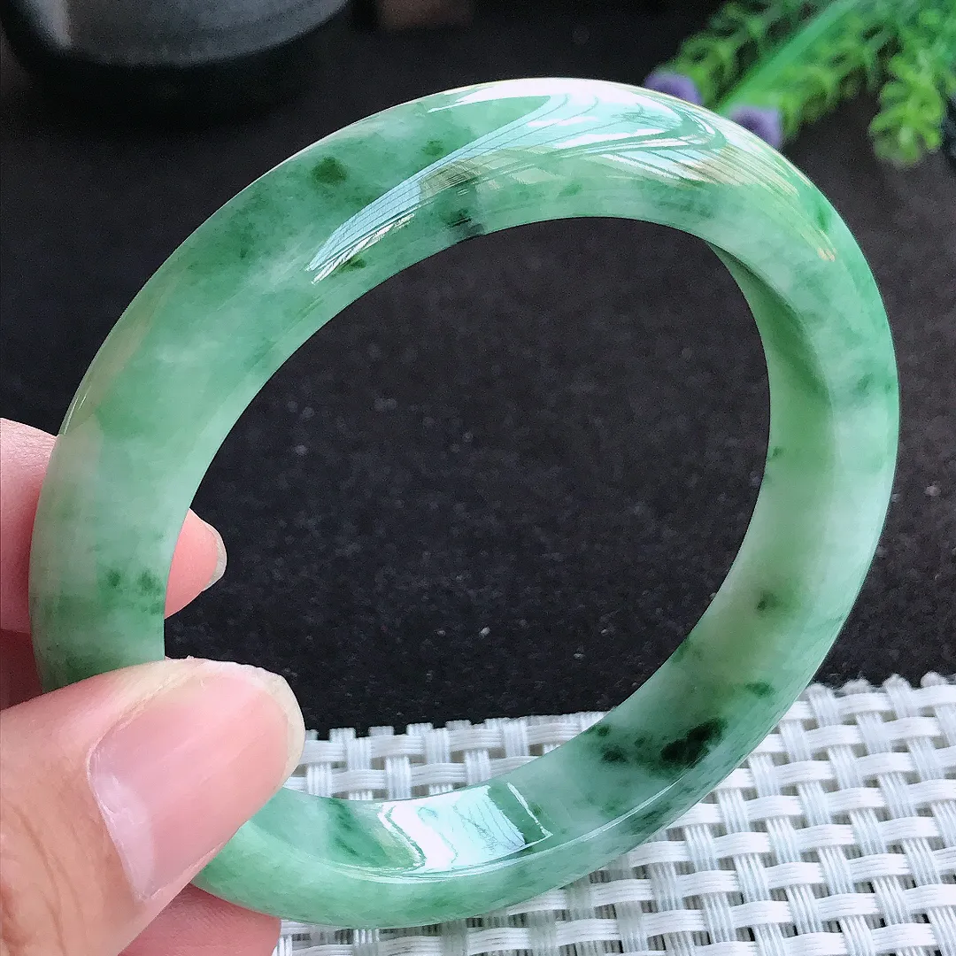 自然光61.5/12.5/9大圈口老坑精美飘花手镯天然翡翠玉镯百搭女款