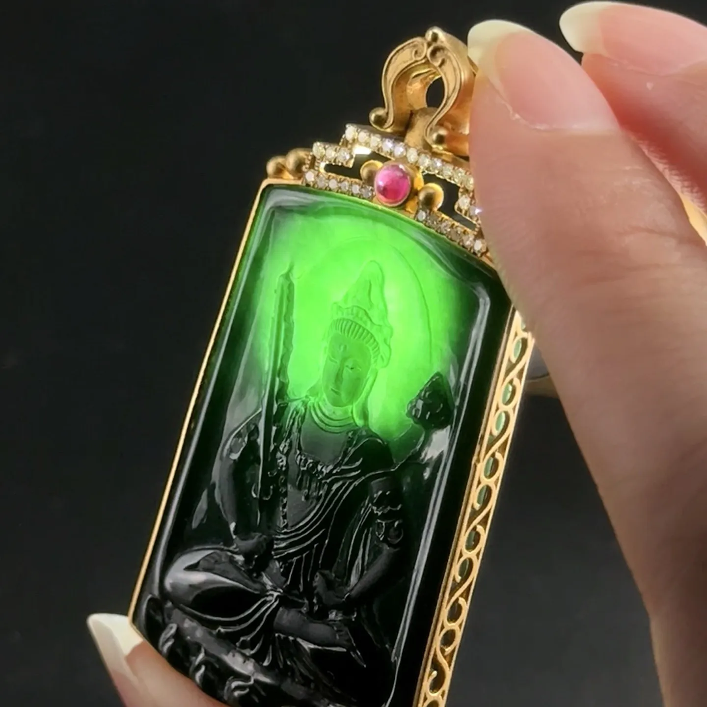 精品18k墨翠虚空藏菩萨 种好色正 黑度极好 打灯通透 油性十足