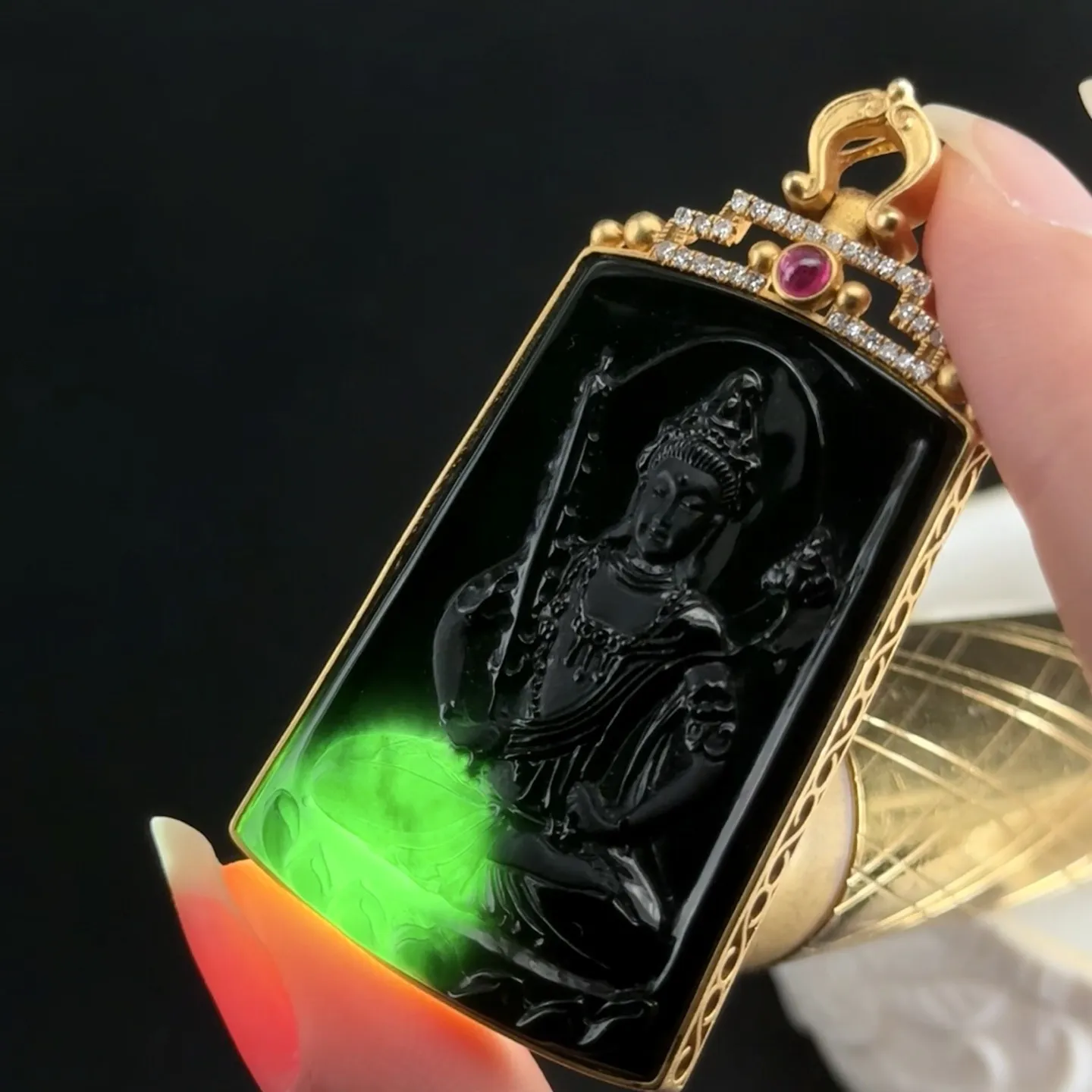 精品18k墨翠虚空藏菩萨 种好色正 黑度极好 打灯通透 油性十足