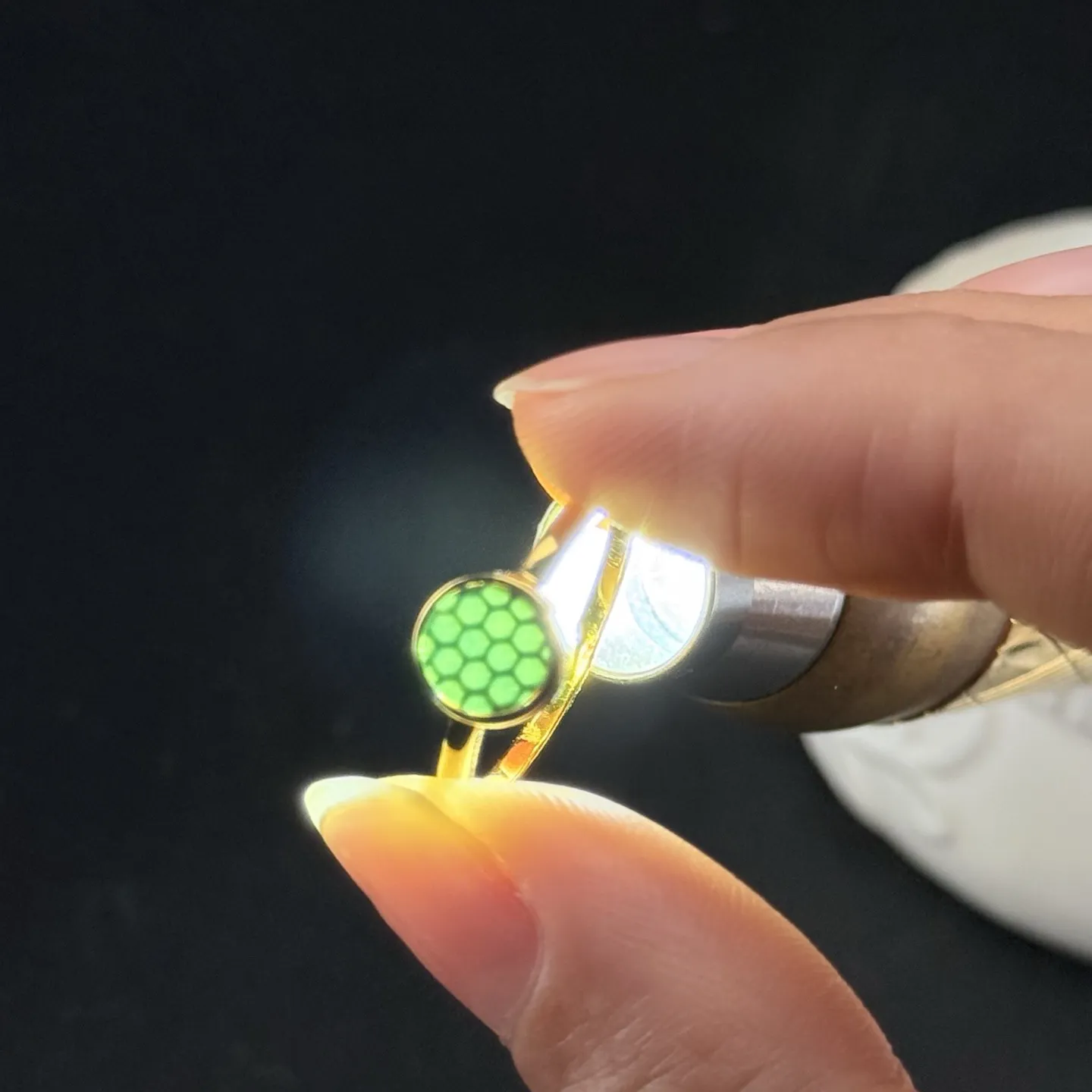 精品18k墨翠圆片女戒