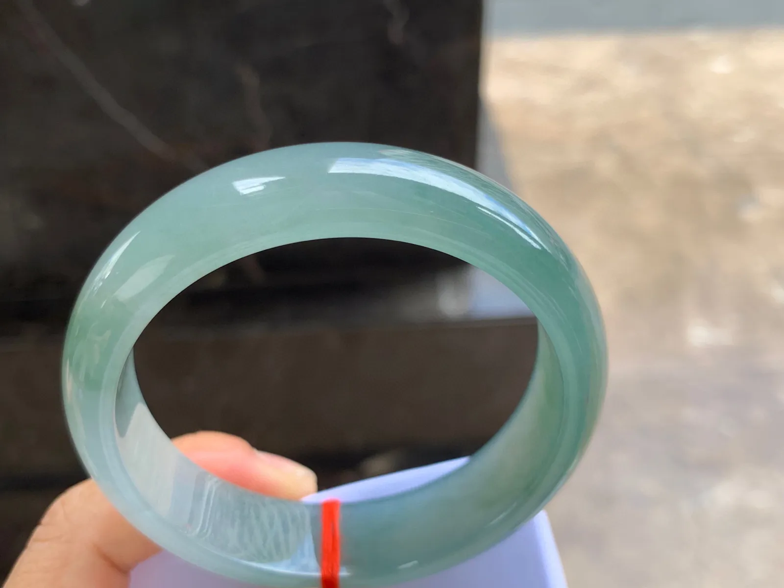 59-15.5-8mm
冰种带底色手镯 种好水润 宽版大气