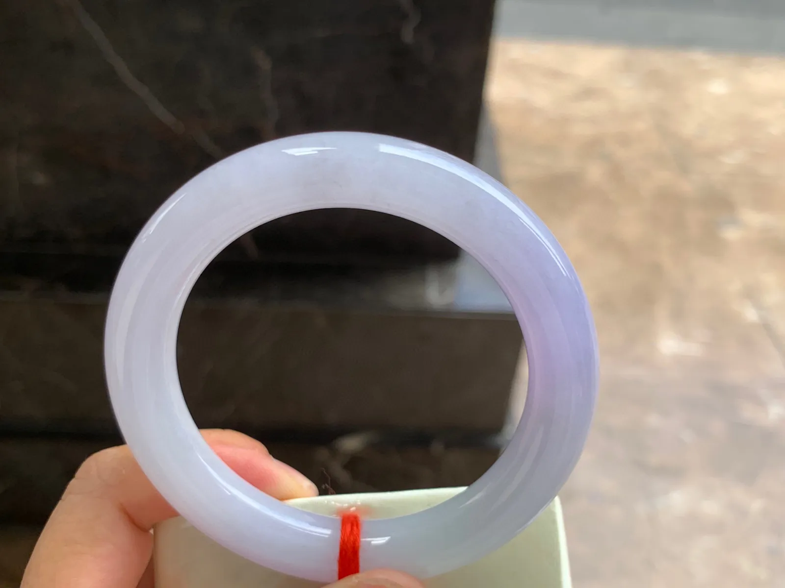 58-11mm
紫罗兰圆条手镯 底子细腻 颜色漂亮