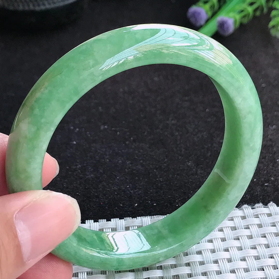 自然光56/12.9/8.2老坑精美满绿豆绿色手镯天然翡翠玉镯百搭女款