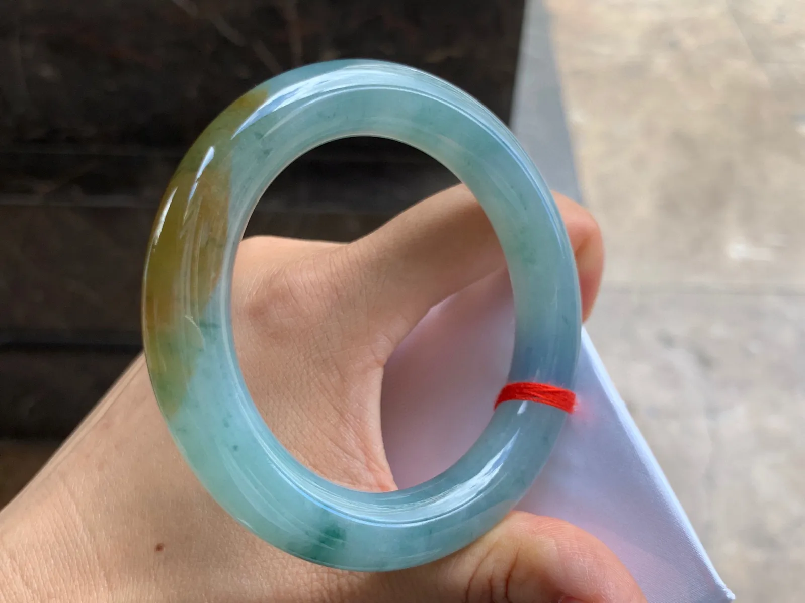55-11.5mm
黄翡飘花圆条手镯 种好细腻 颜色漂亮