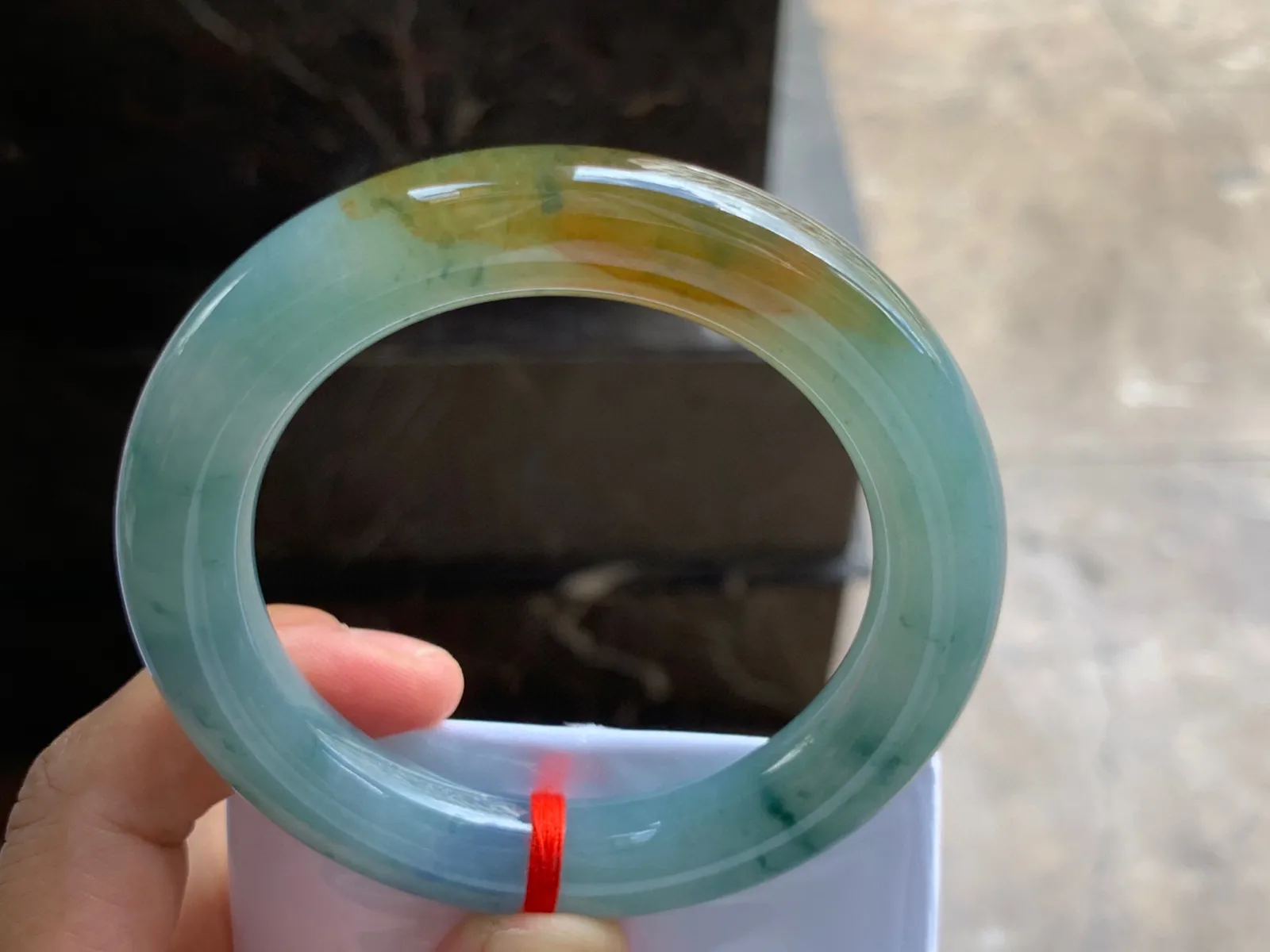 55-11.5mm
黄翡飘花圆条手镯 种好细腻 颜色漂亮