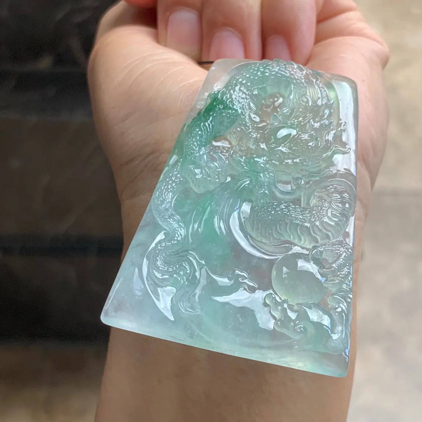 冰种绿花龙牌 水润光泽 雕工精湛 大气