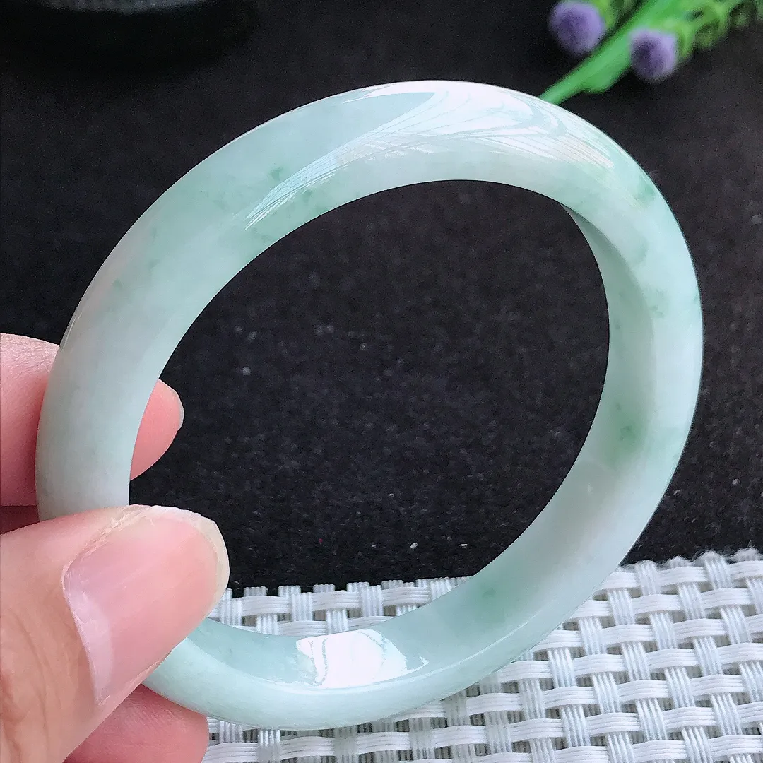 自然光56/10.6/7.9老坑清秀温润飘花手镯天然翡翠玉镯百搭女款