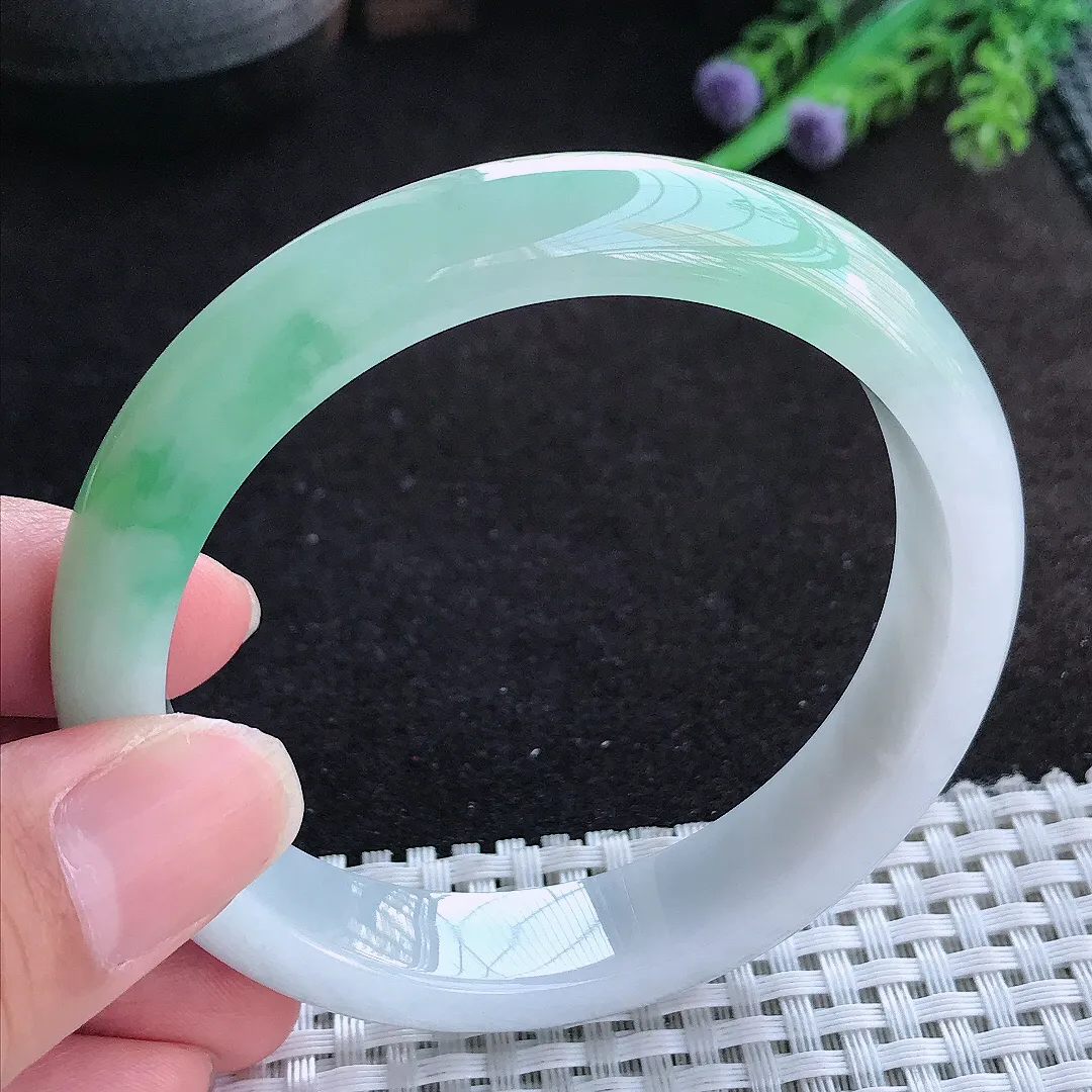 自然光59/12.1/7.8老坑精美飘阳绿手镯天然翡翠玉镯百搭女款