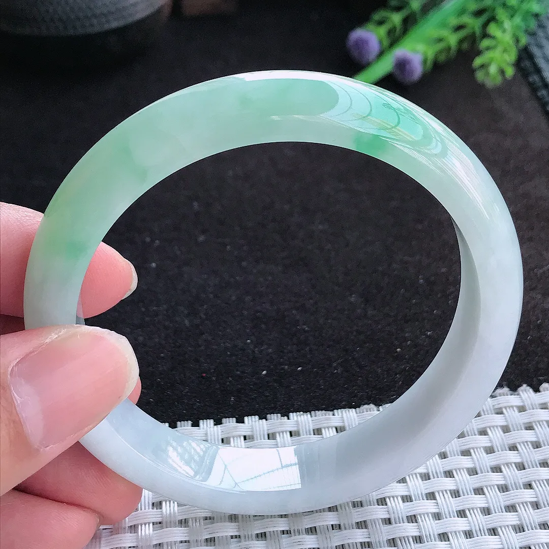 自然光59/12.1/7.8老坑精美飘阳绿手镯天然翡翠玉镯百搭女款