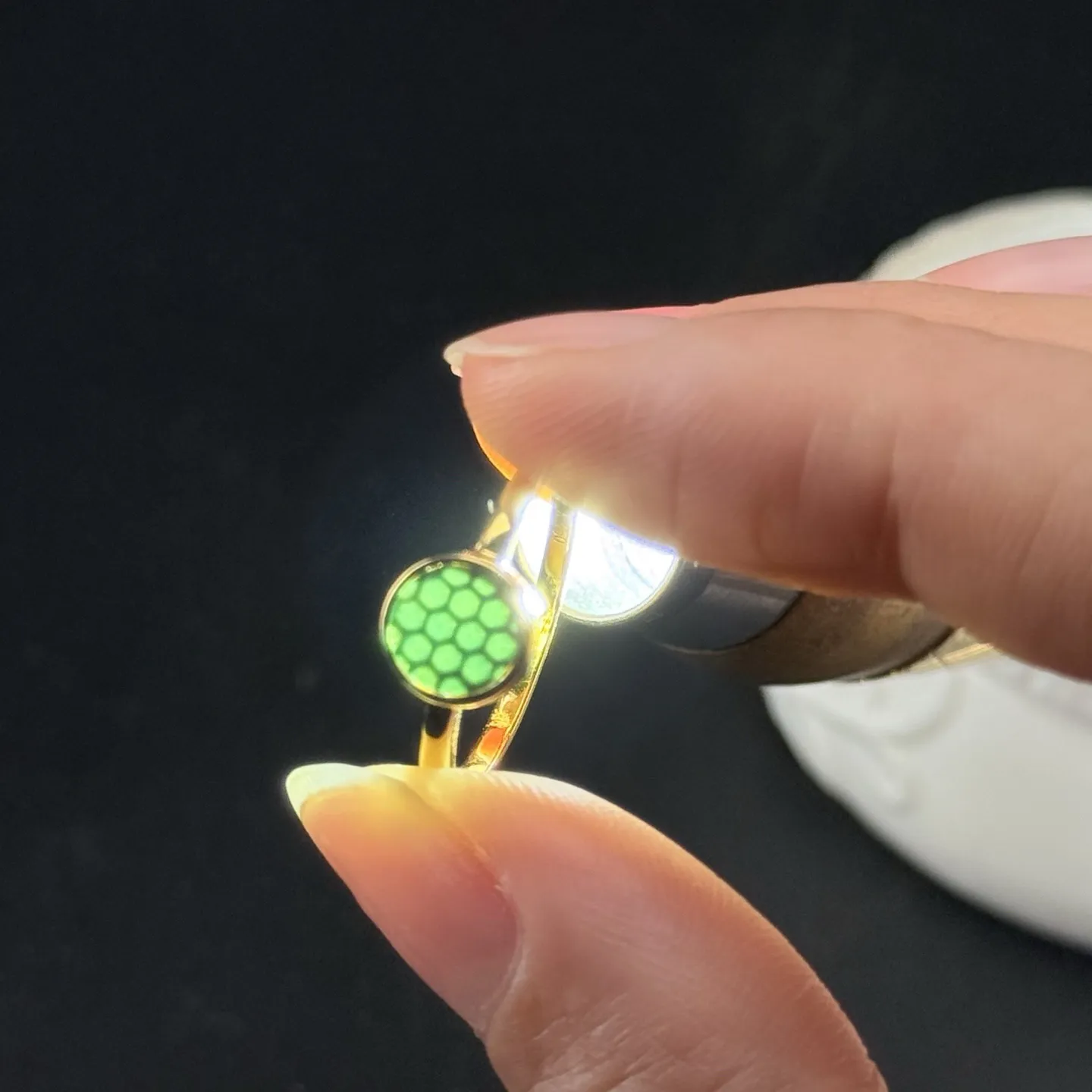 精品18k墨翠圆片女戒