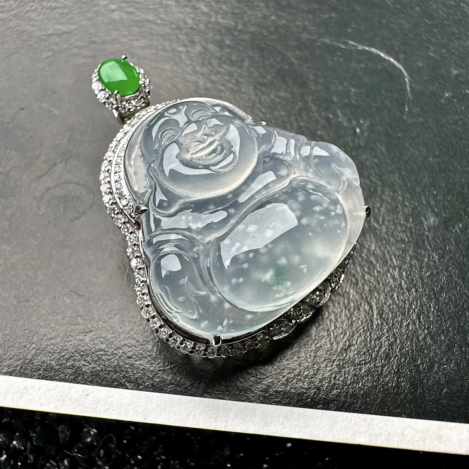 【冰种佛公吊坠】老坑雪花棉，种水上乘，晶莹剔透，纯净通透，莹光感很强，18k金钻镶嵌，裸石尺寸21*