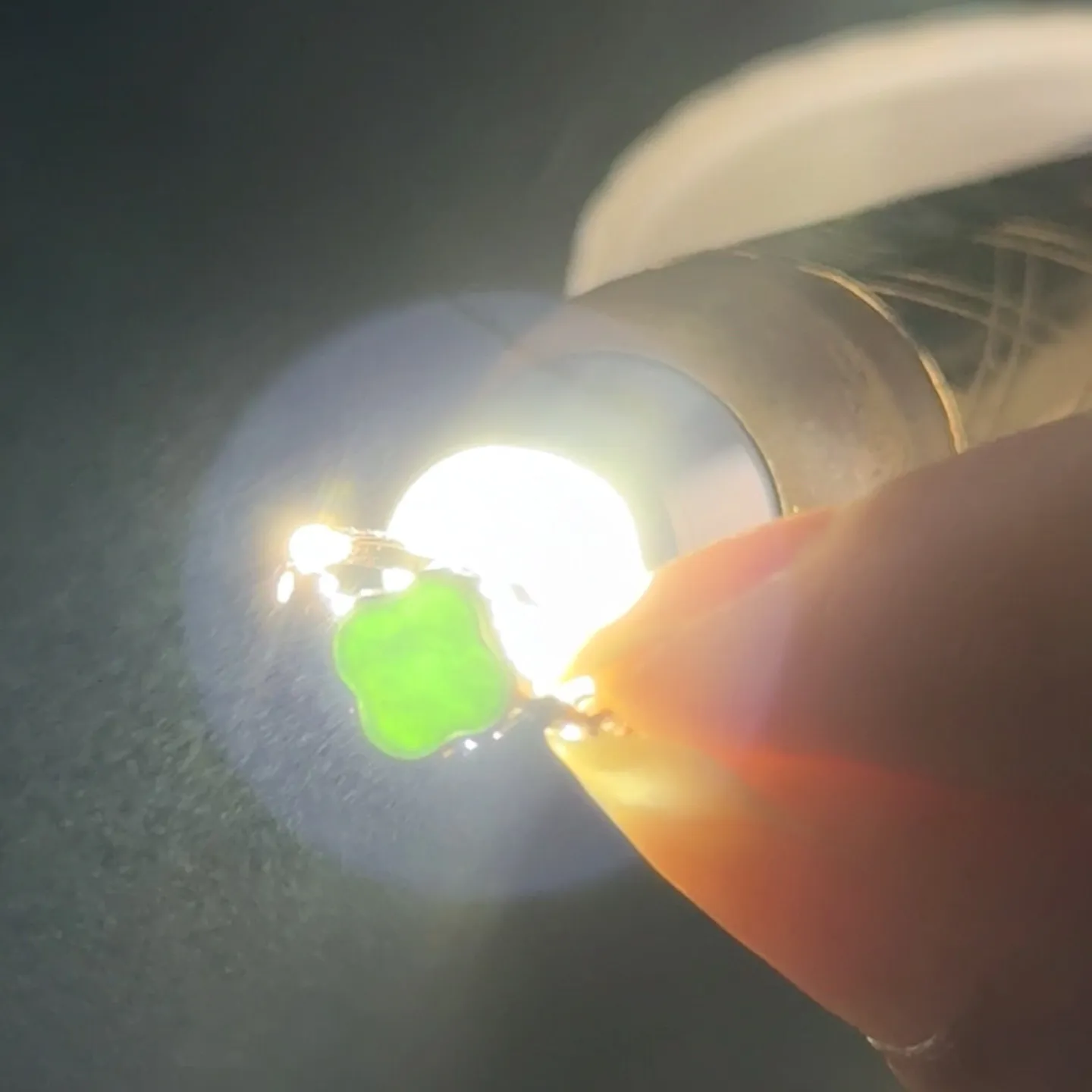 精品18k墨翠四叶草女戒 种好色正 黑度极好 打灯通透 油性十足