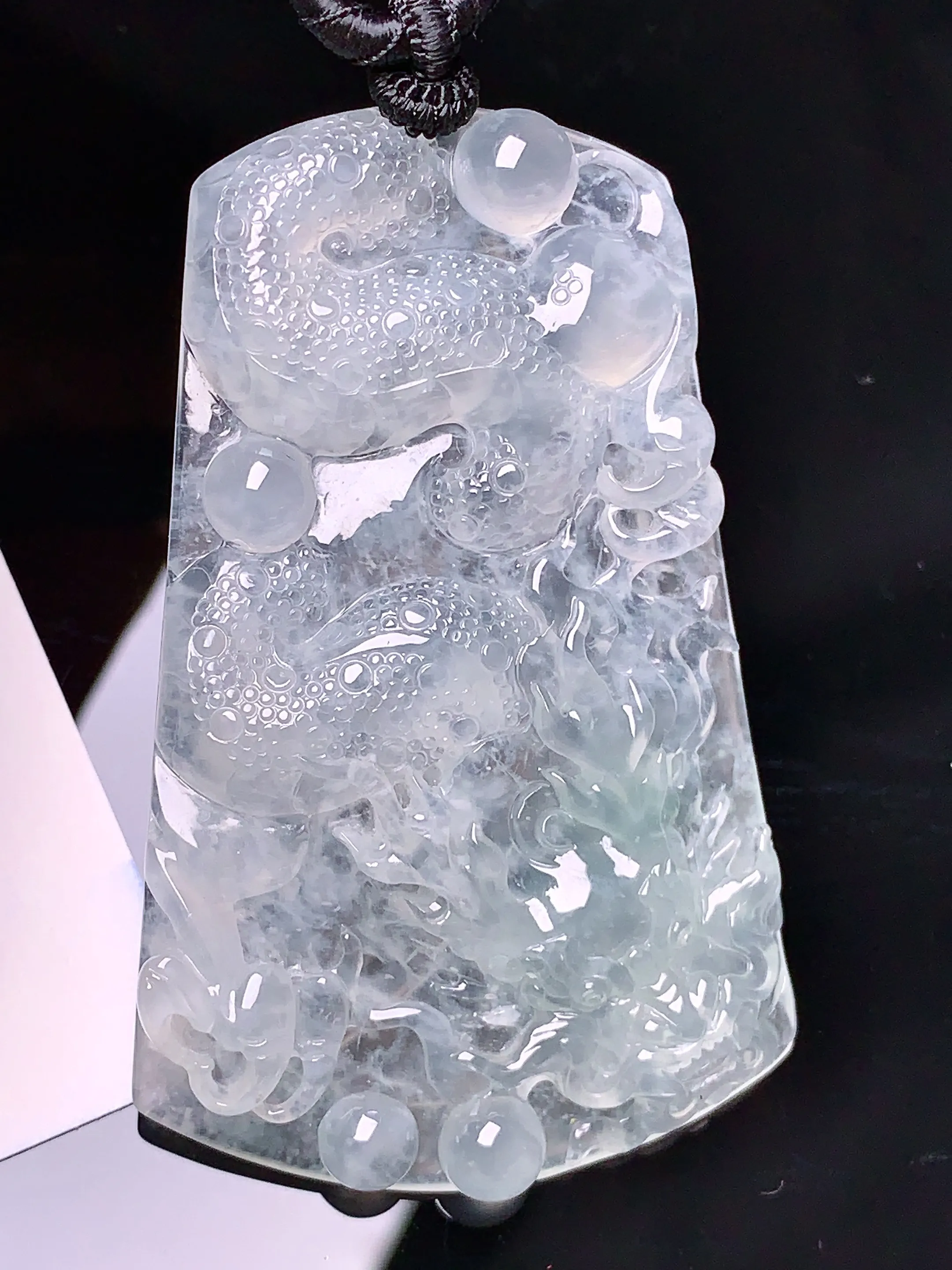18k金钻镶嵌冰种龙牌吊坠 玉质细腻 色泽清新艳丽 整体尺寸53*33*5.8