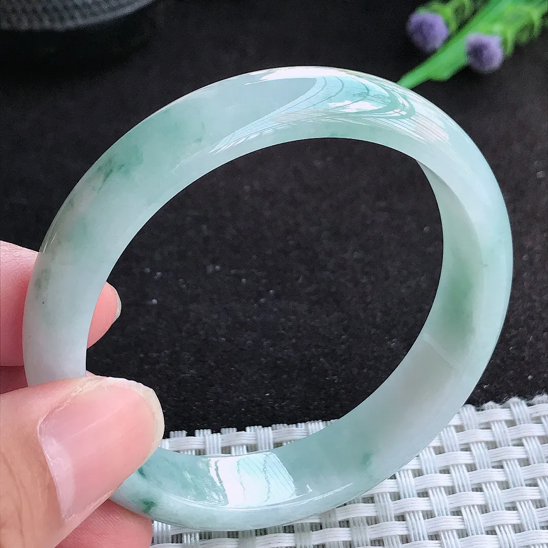 自然光55.8/13/7老坑精美温润飘花手镯天然翡翠玉镯百搭女款