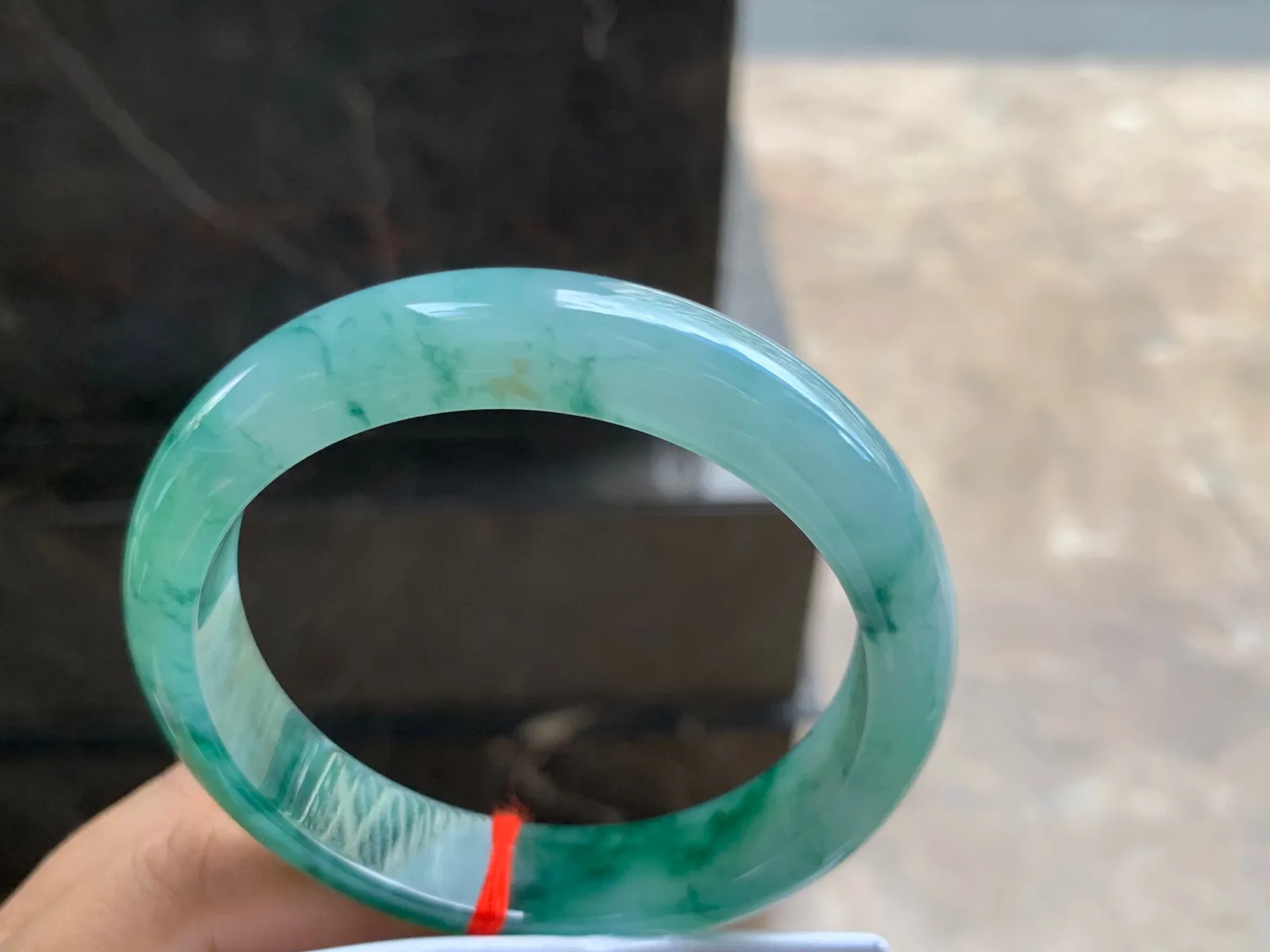 56.5-12.5-8mm
飘花手镯 种好细腻 水润色花