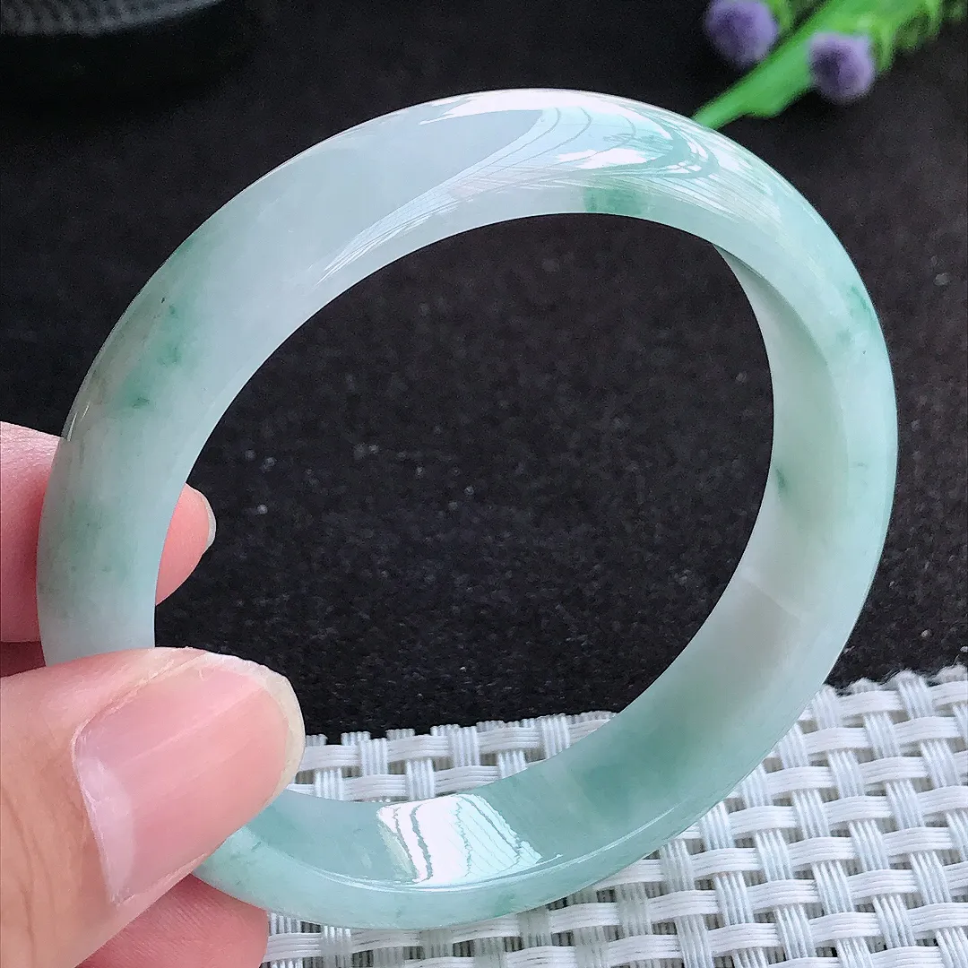 自然光55.8/13/7老坑精美温润飘花手镯天然翡翠玉镯百搭女款