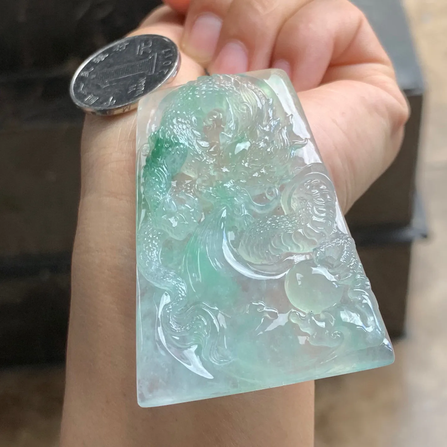 冰种绿花龙牌 水润光泽 雕工精湛 大气