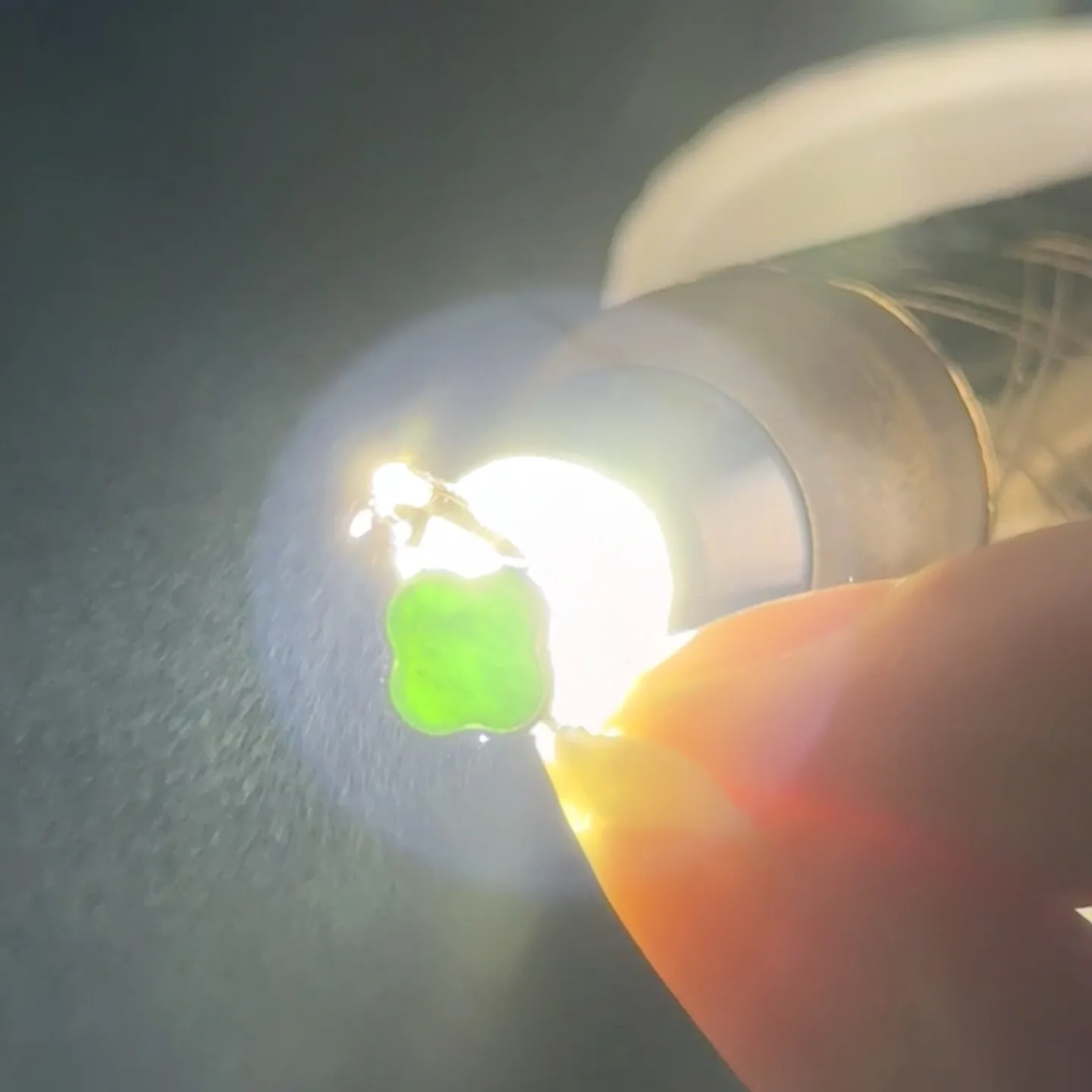 精品18k墨翠四叶草女戒 种好色正 黑度极好 打灯通透 油性十足