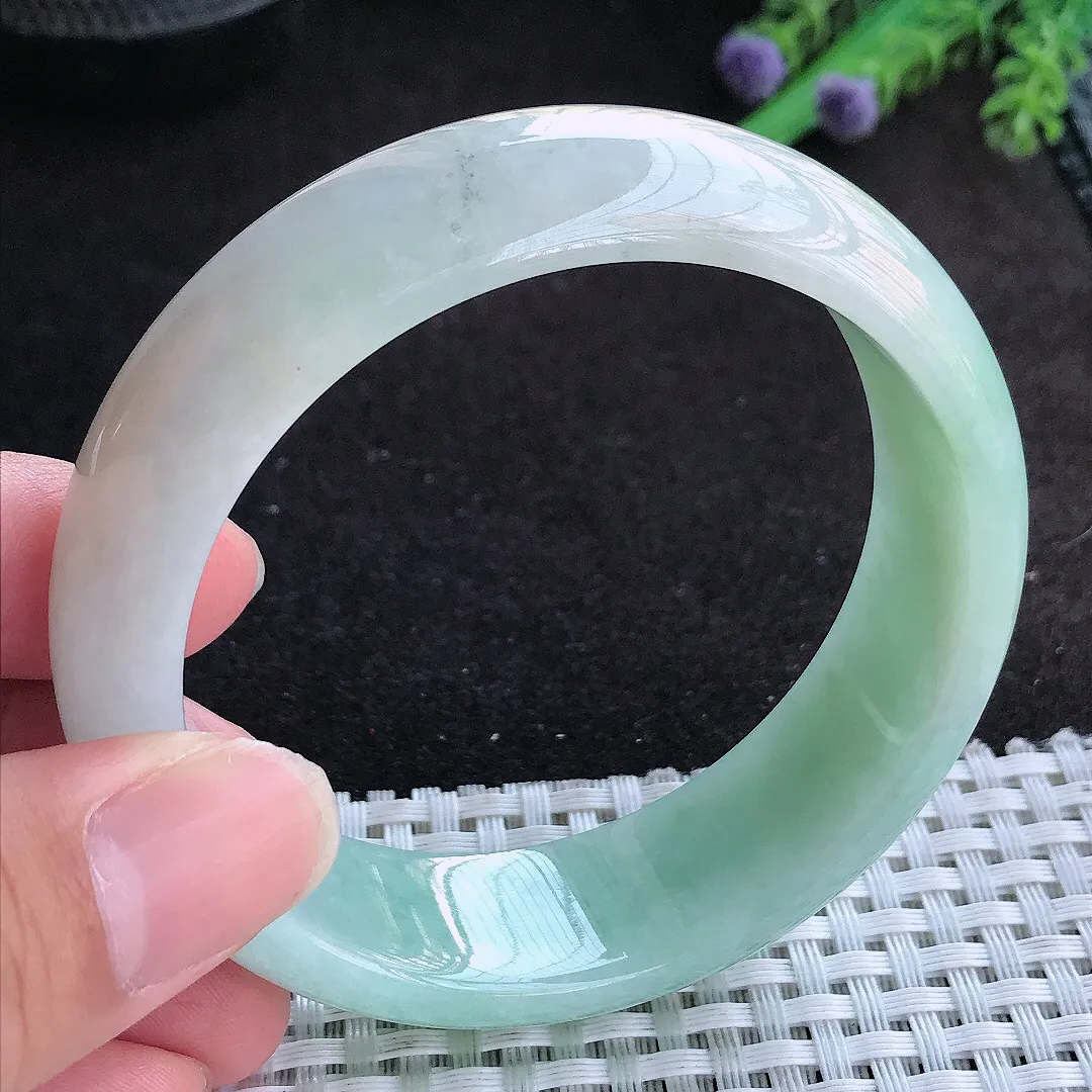 自然光58.5/18.2/8.5老坑精美温润浅绿色轮胎手镯天然翡翠玉镯百搭女款